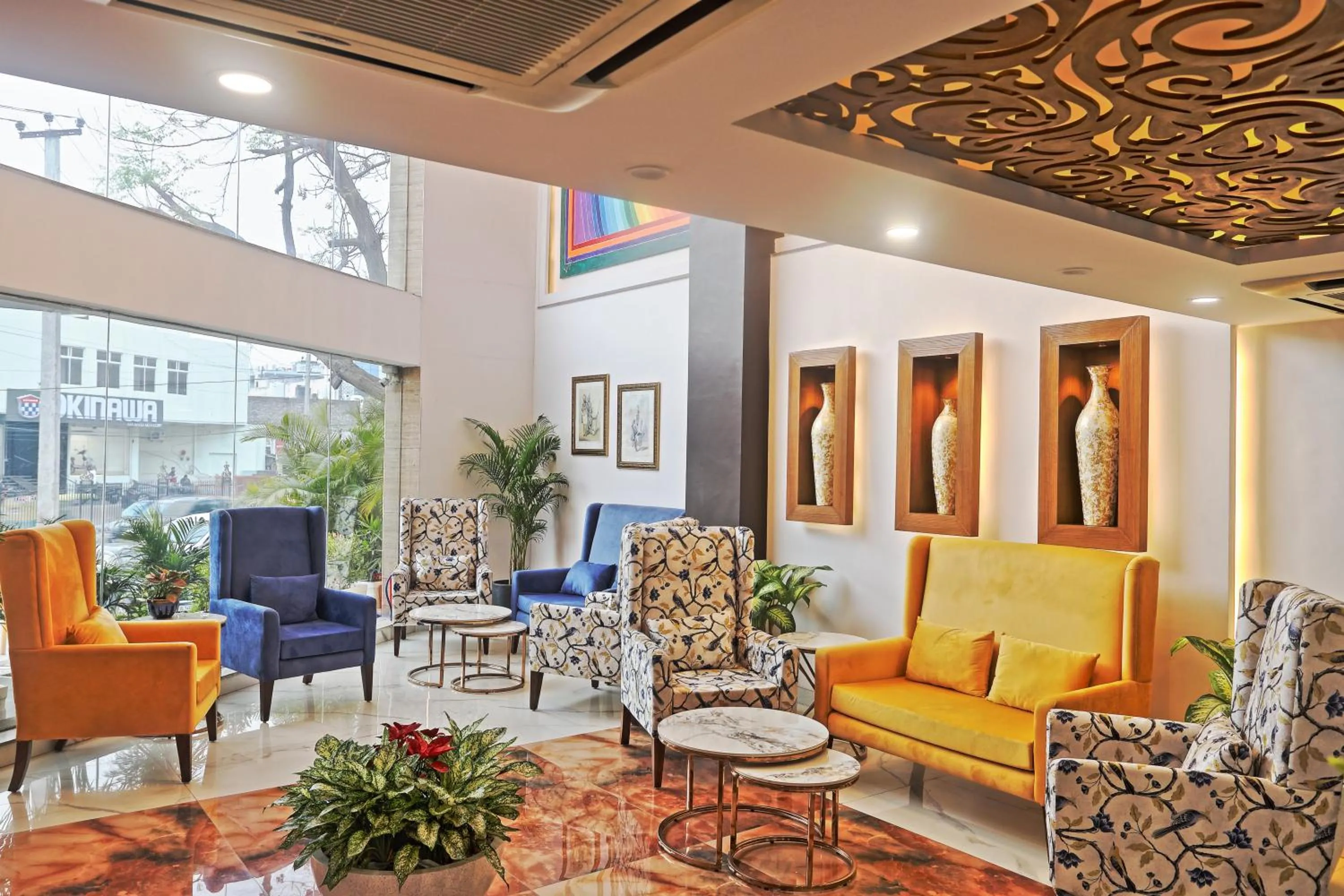 Lobby or reception in Hotel Cardinal Oxmo Delhi Airport