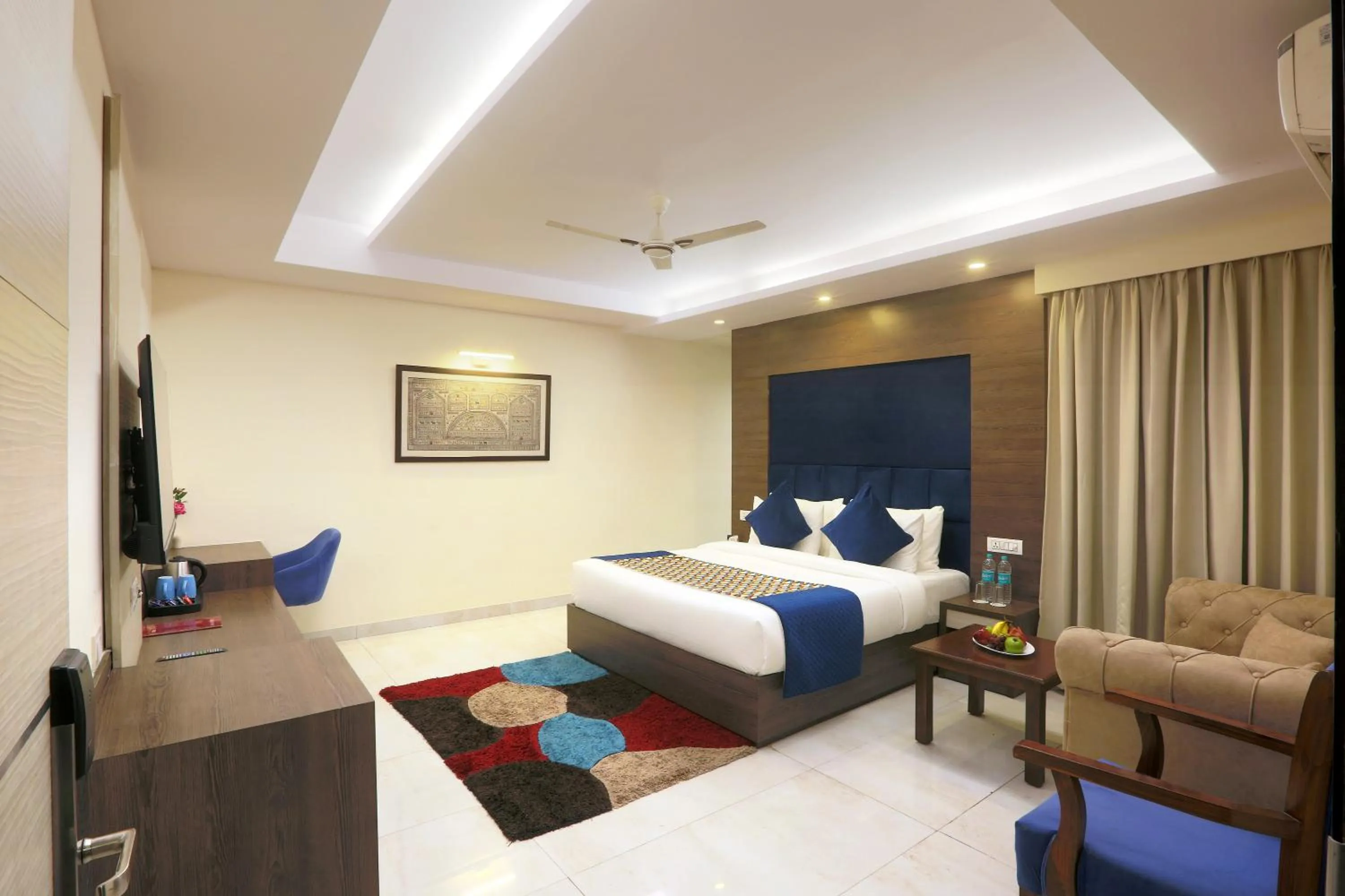 Bed in Hotel Cardinal Oxmo Delhi Airport