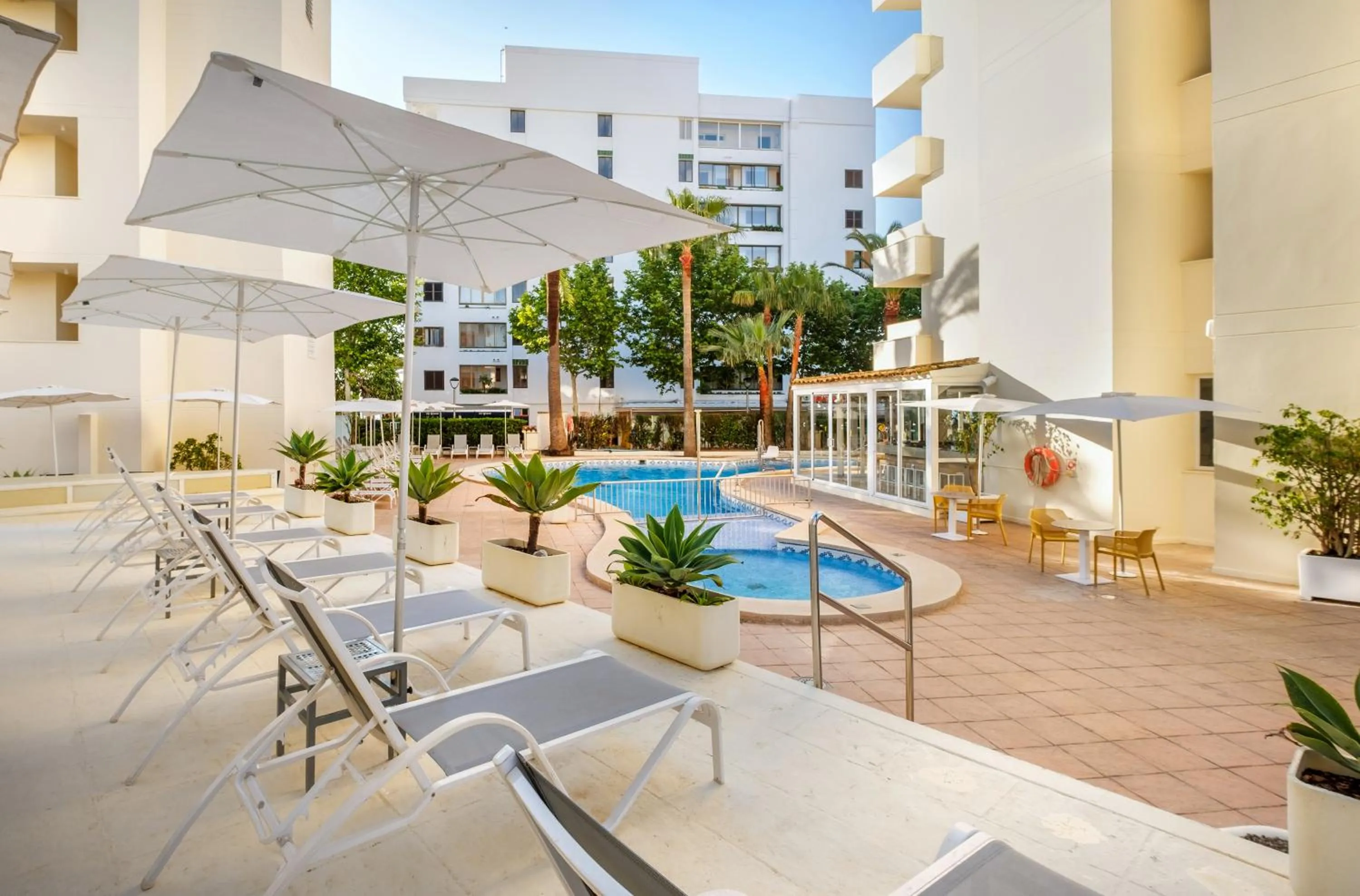 Swimming pool in Cabot Cap de Mar Spa
