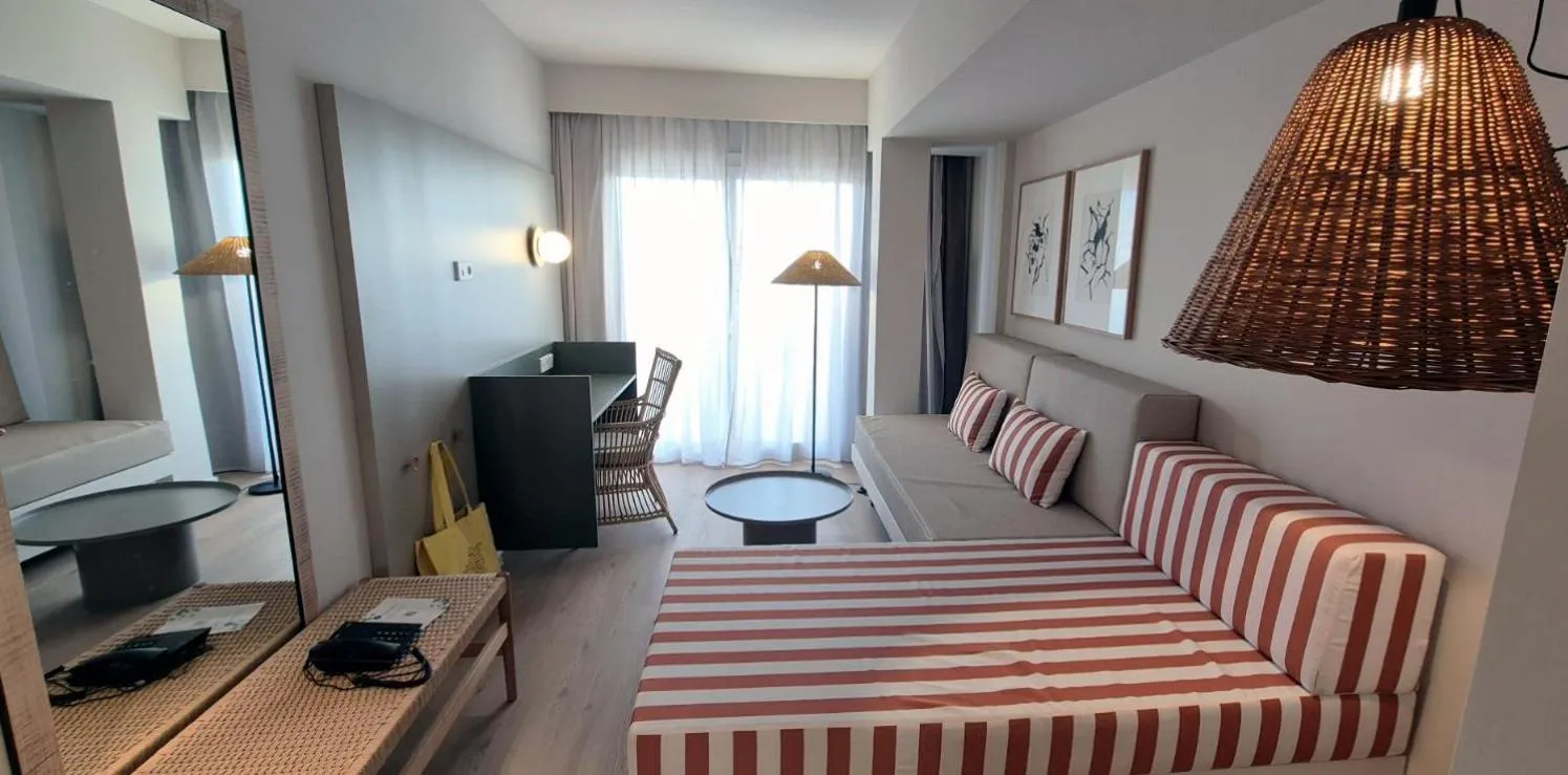 Living room, Bed in Cabot Cap de Mar Spa