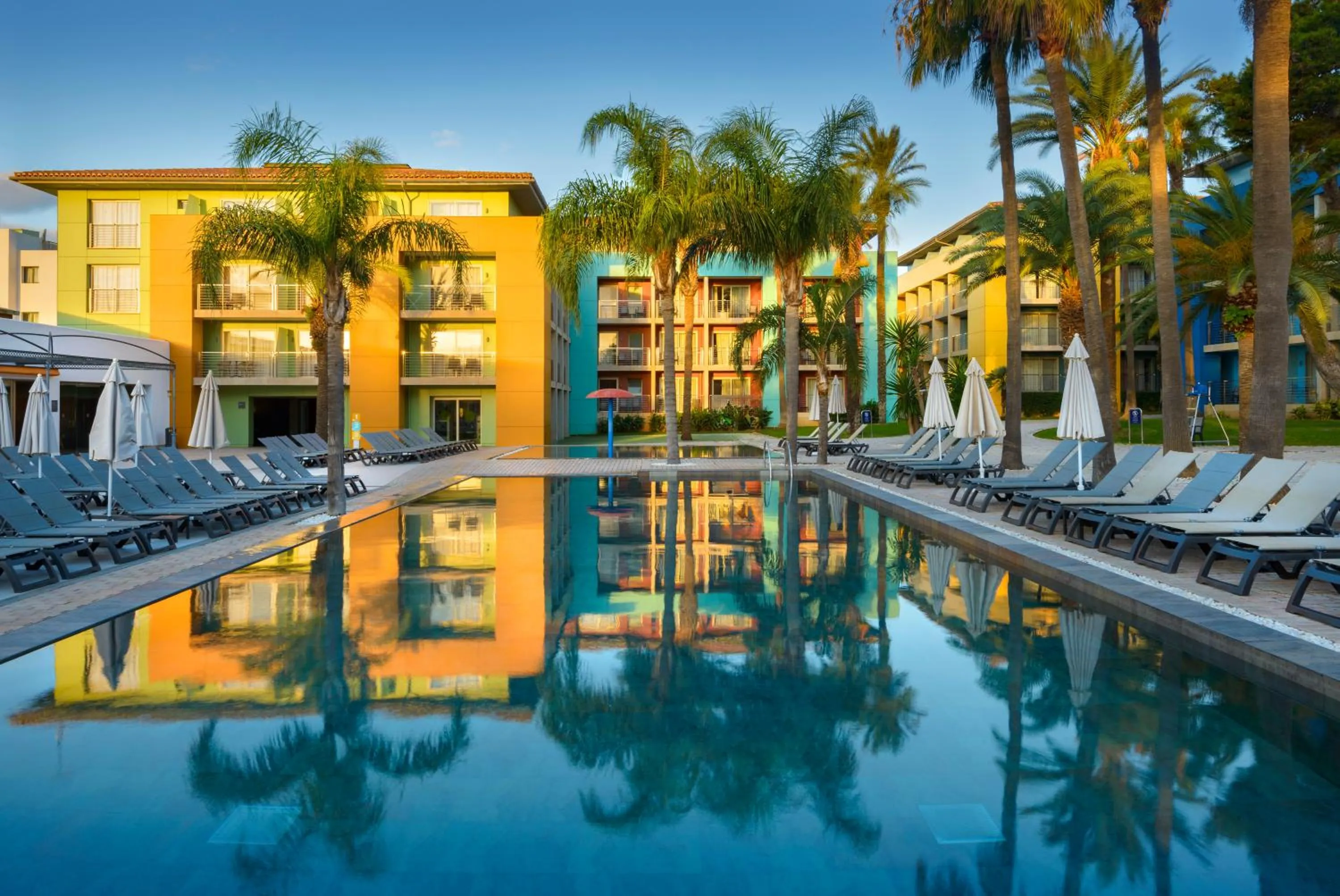 Swimming pool in Occidental Menorca