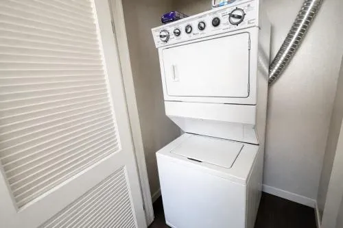 Luxury 2 Bedroom 2 Bathroom With Fitness Center and Pool