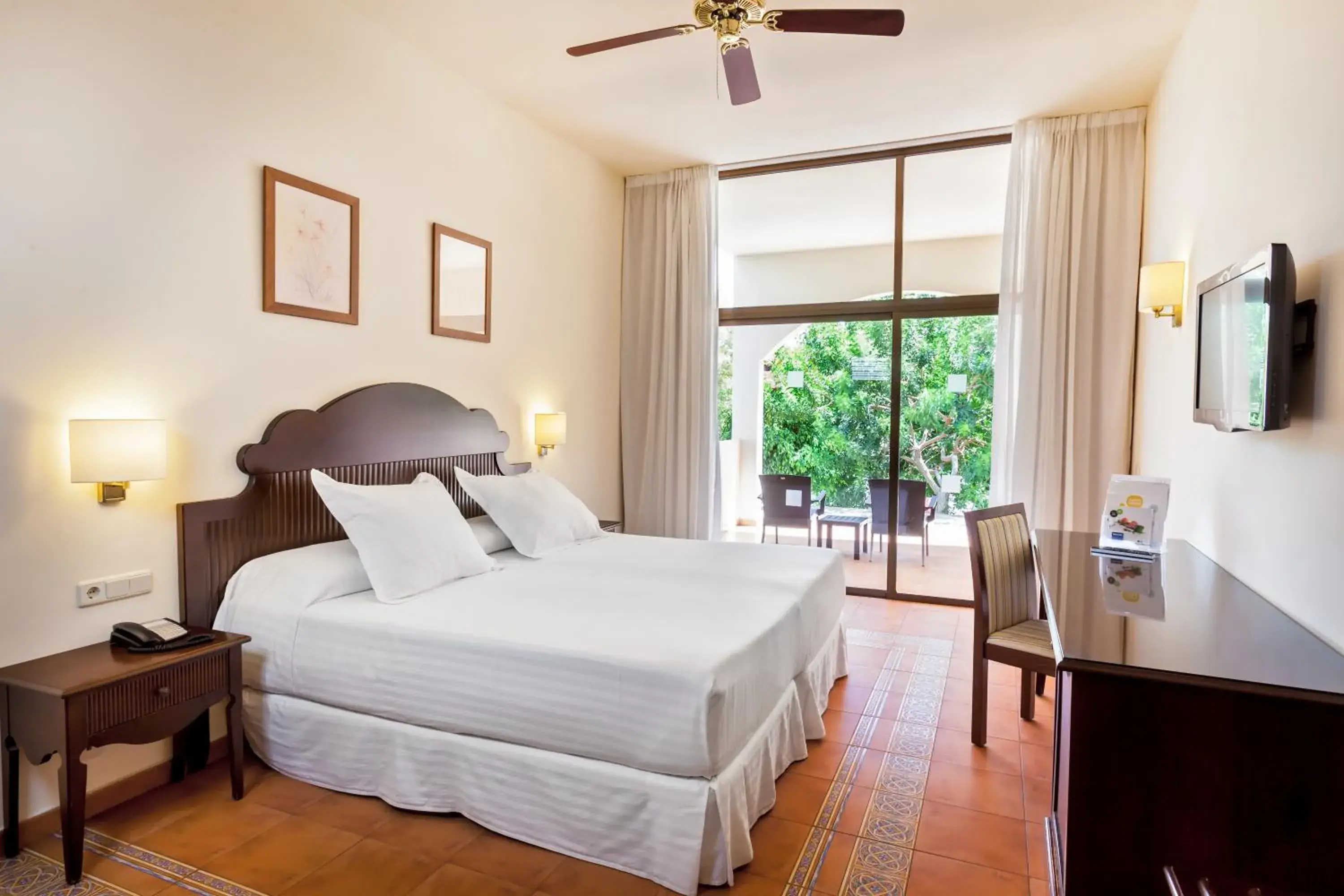 Double Room (2 Adults + 1 Child) in Occidental Jandía Playa Double Room (2 Adults + 1 Child) in Occidental Jandía Playa