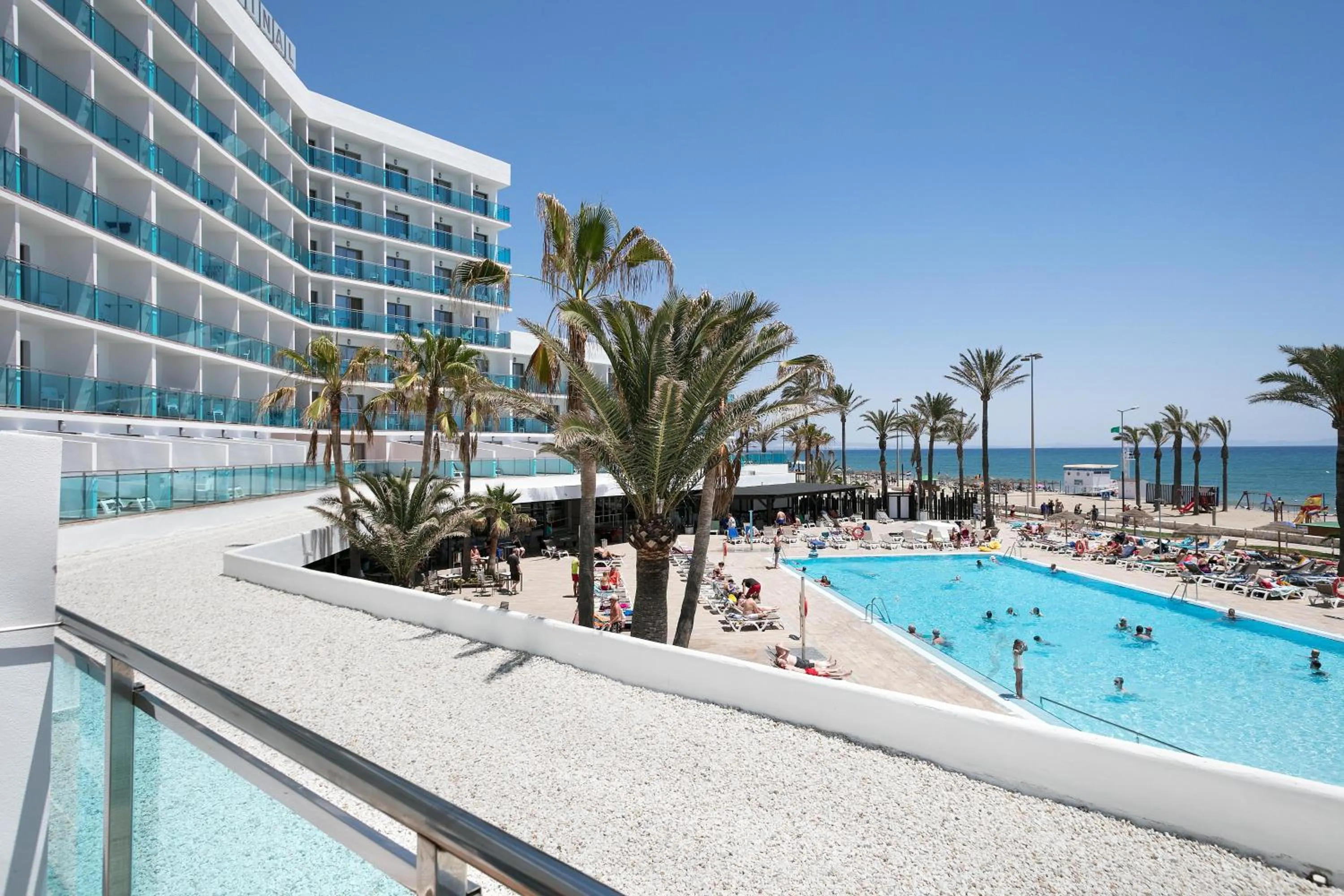 Swimming pool in Hotel Best Sabinal