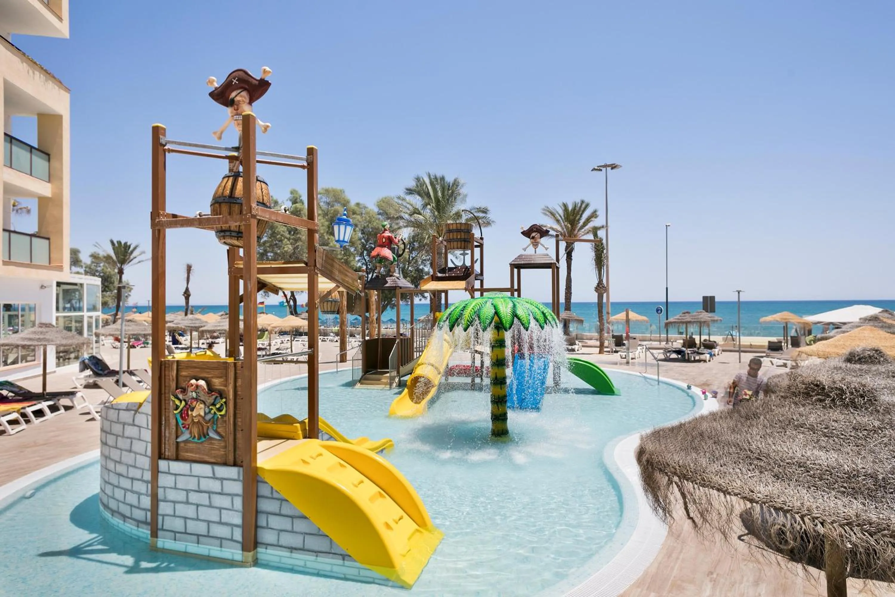 Swimming pool in Hotel Best Sabinal