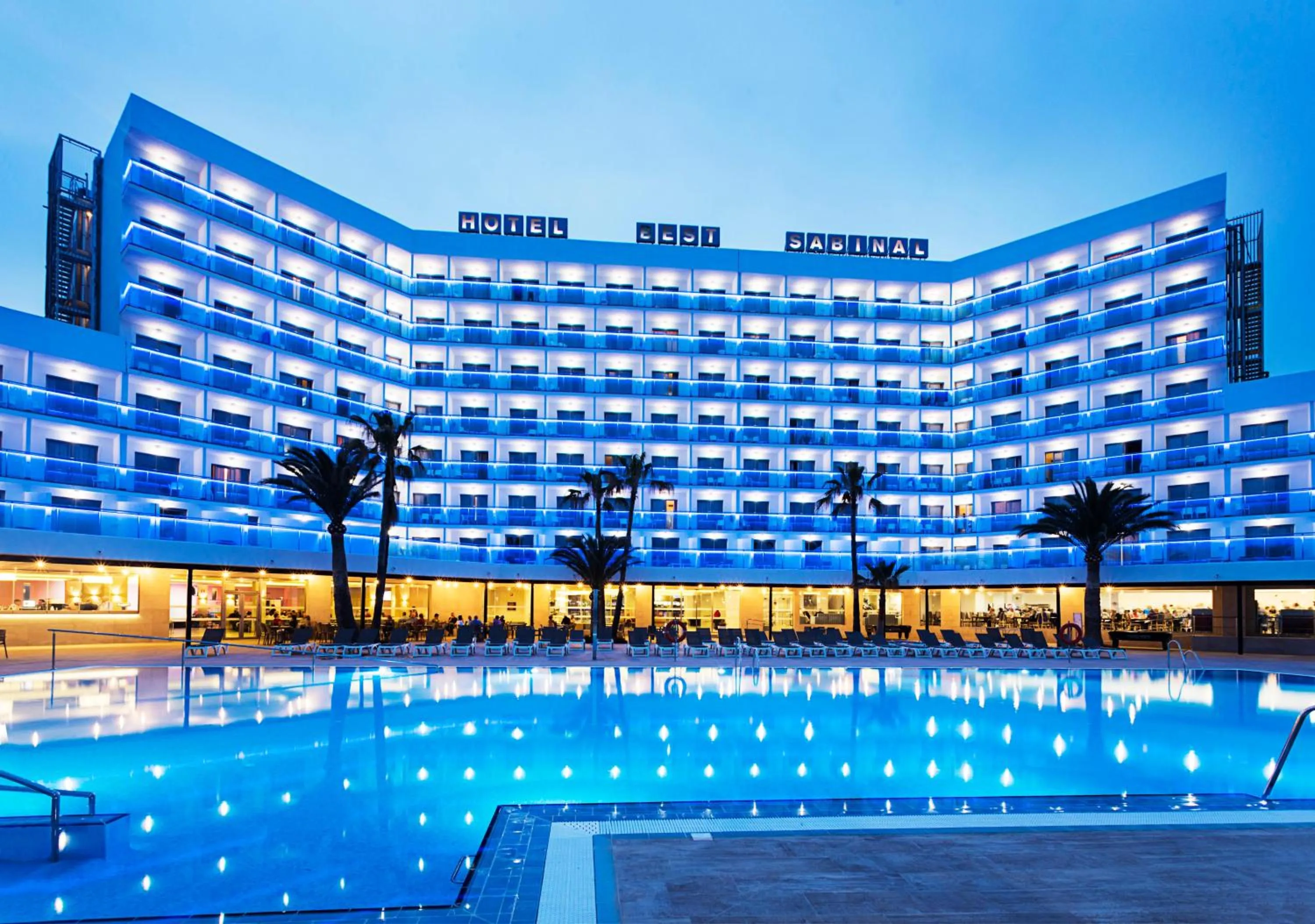 Swimming pool in Hotel Best Sabinal