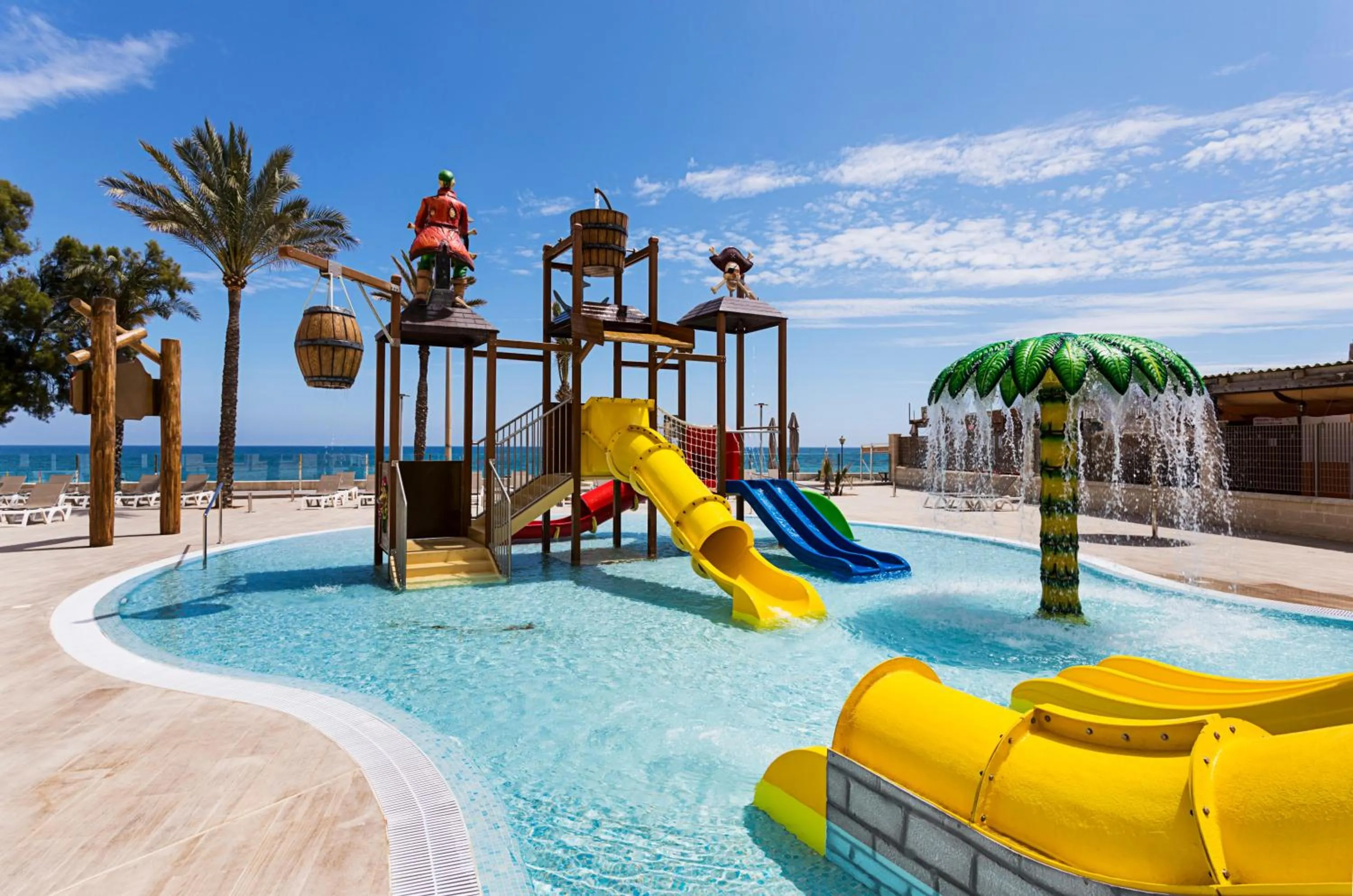 Swimming pool in Hotel Best Sabinal