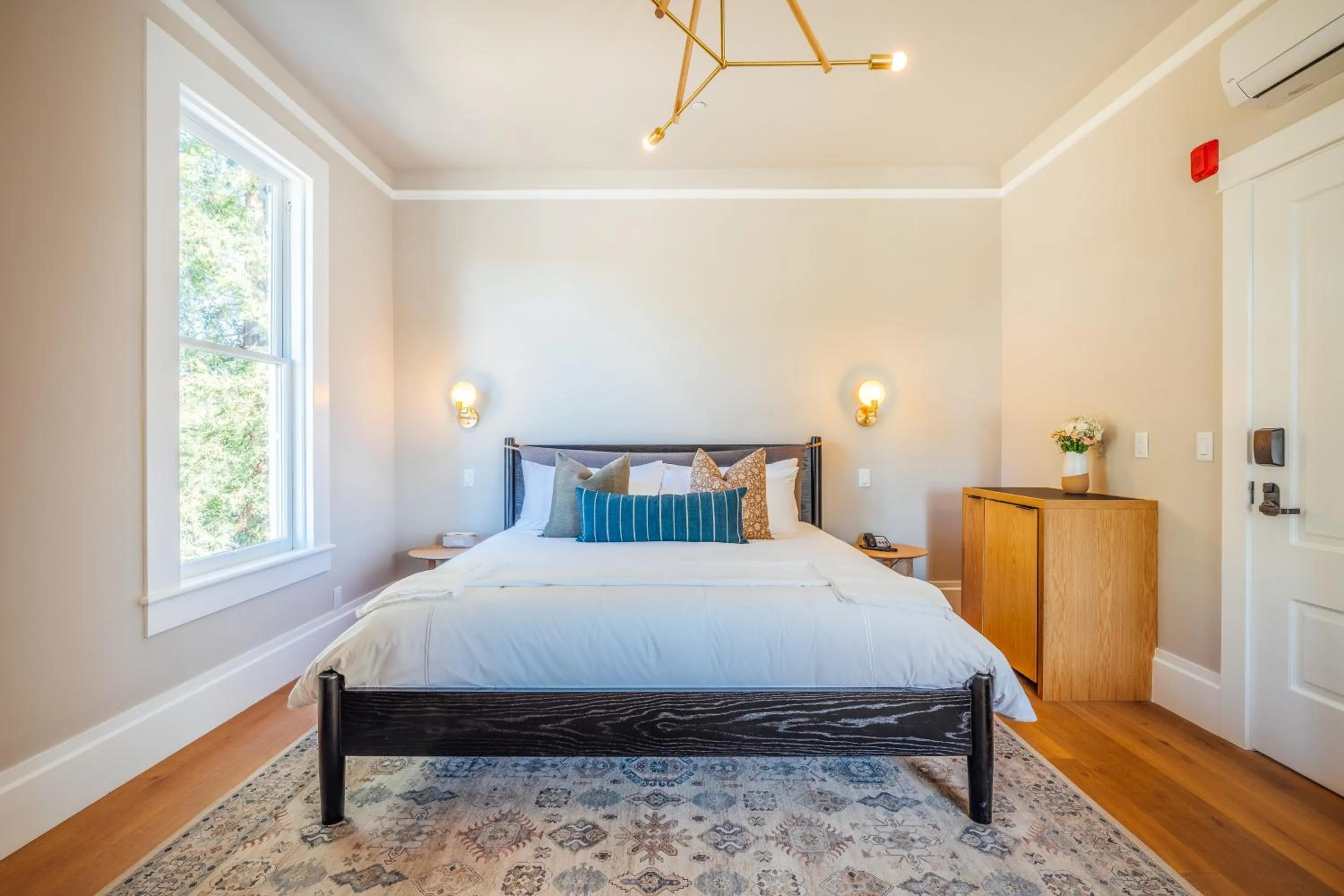 Bedroom, Bed in The Ruse