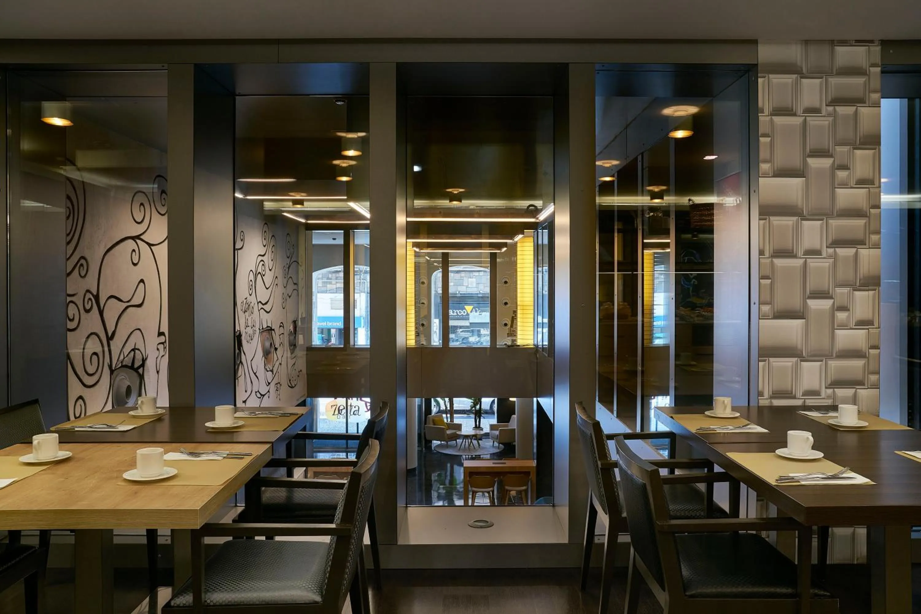 Restaurant/places to eat in Vincci Zaragoza Zentro