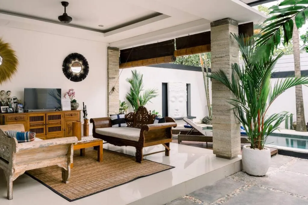 Communal lounge/ TV room in Taman Bali A&R Seminyak