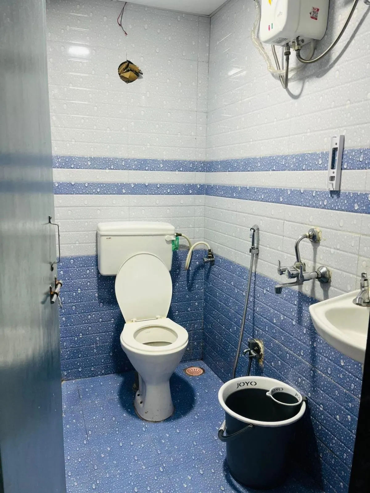 Bathroom in Hotel VYS INN