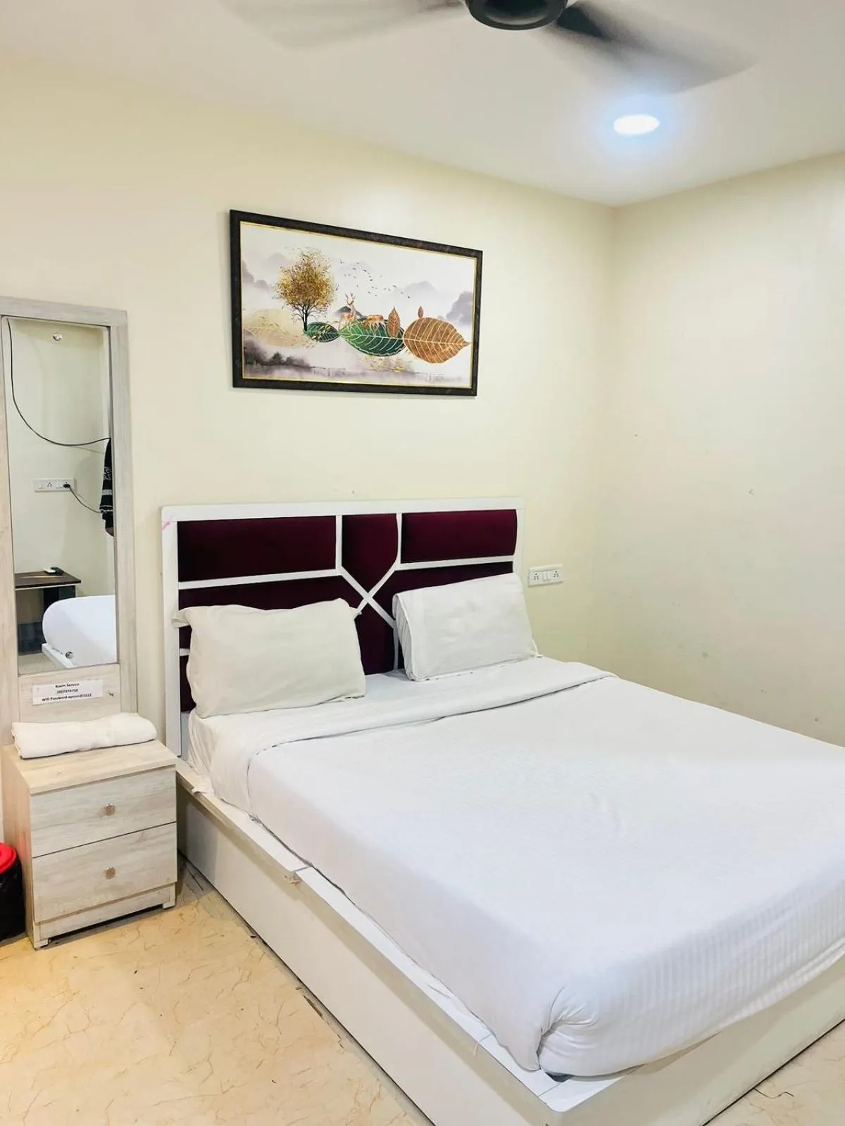 Bedroom in Hotel VYS INN