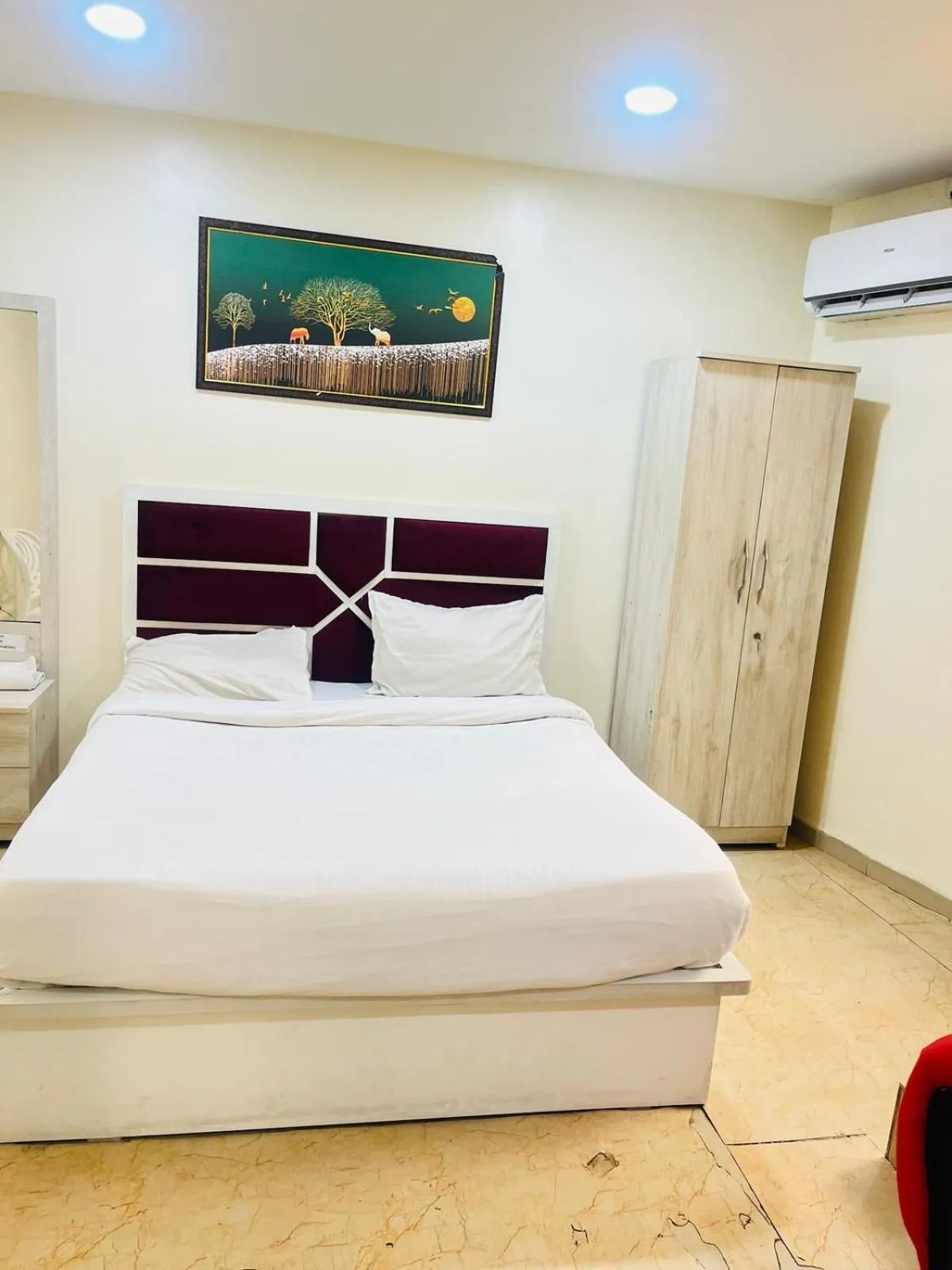 Bedroom in Hotel VYS INN