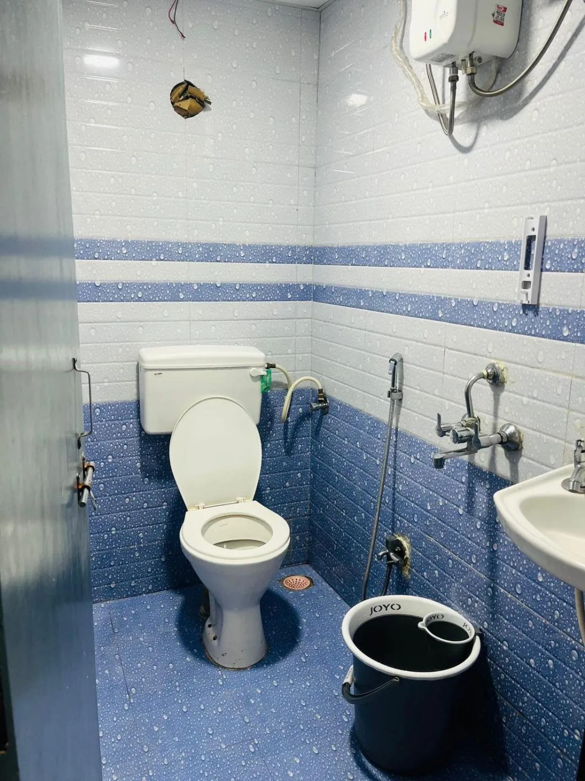 Bathroom in Hotel VYS INN