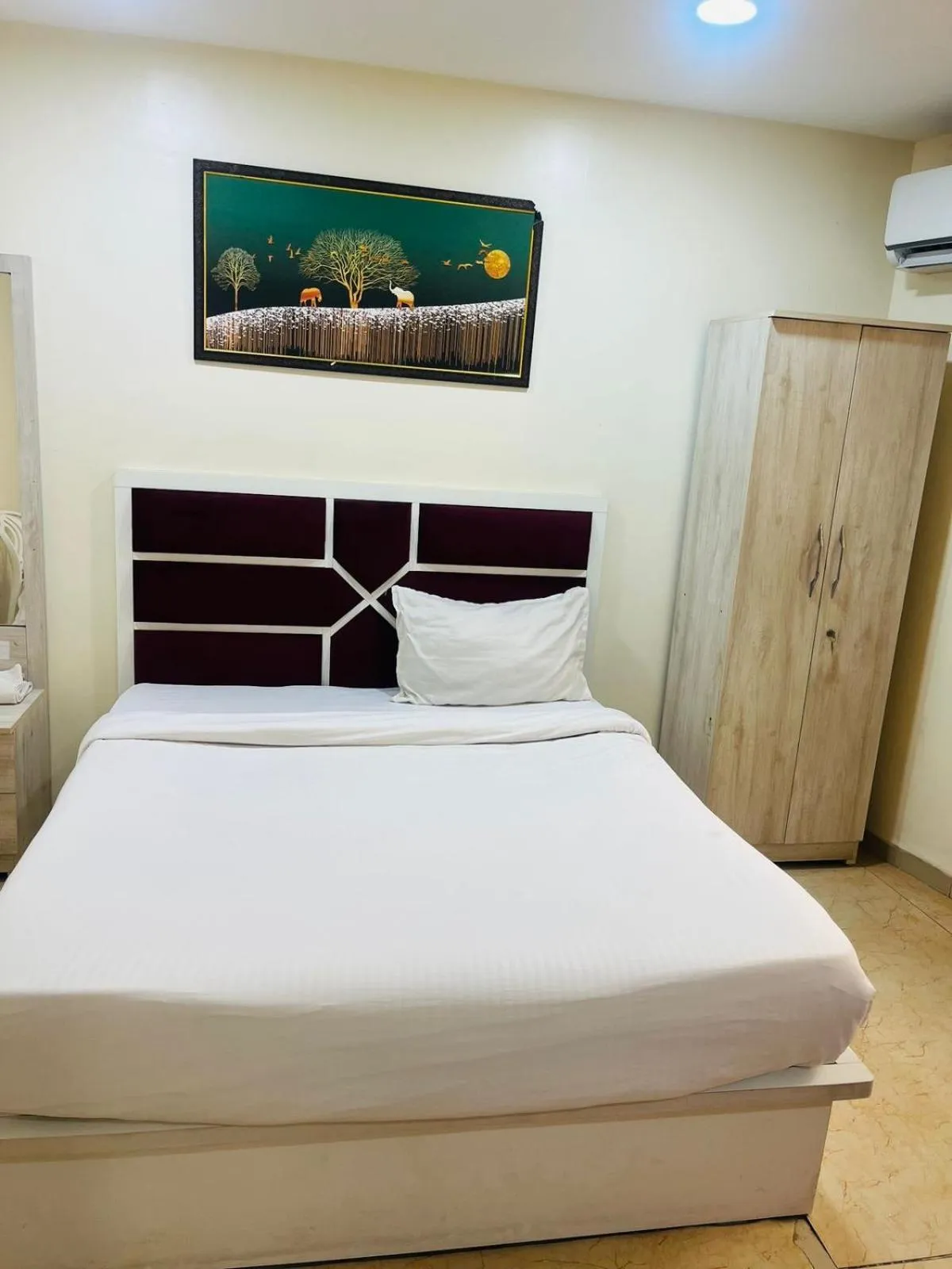 Bedroom in Hotel VYS INN