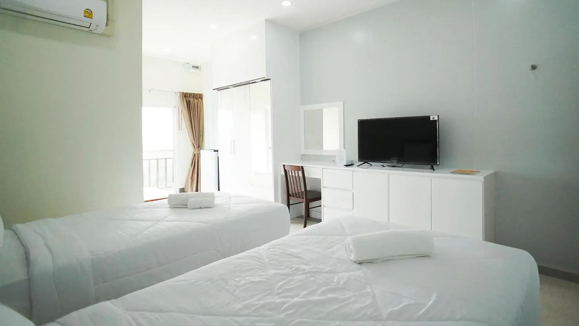 Superior Twin Room in PT Grand Hotel Superior Twin Room in PT Grand Hotel