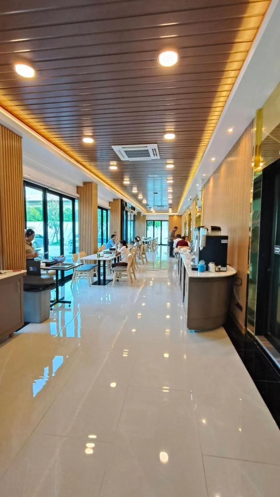 Restaurant/places to eat in PT Grand Hotel