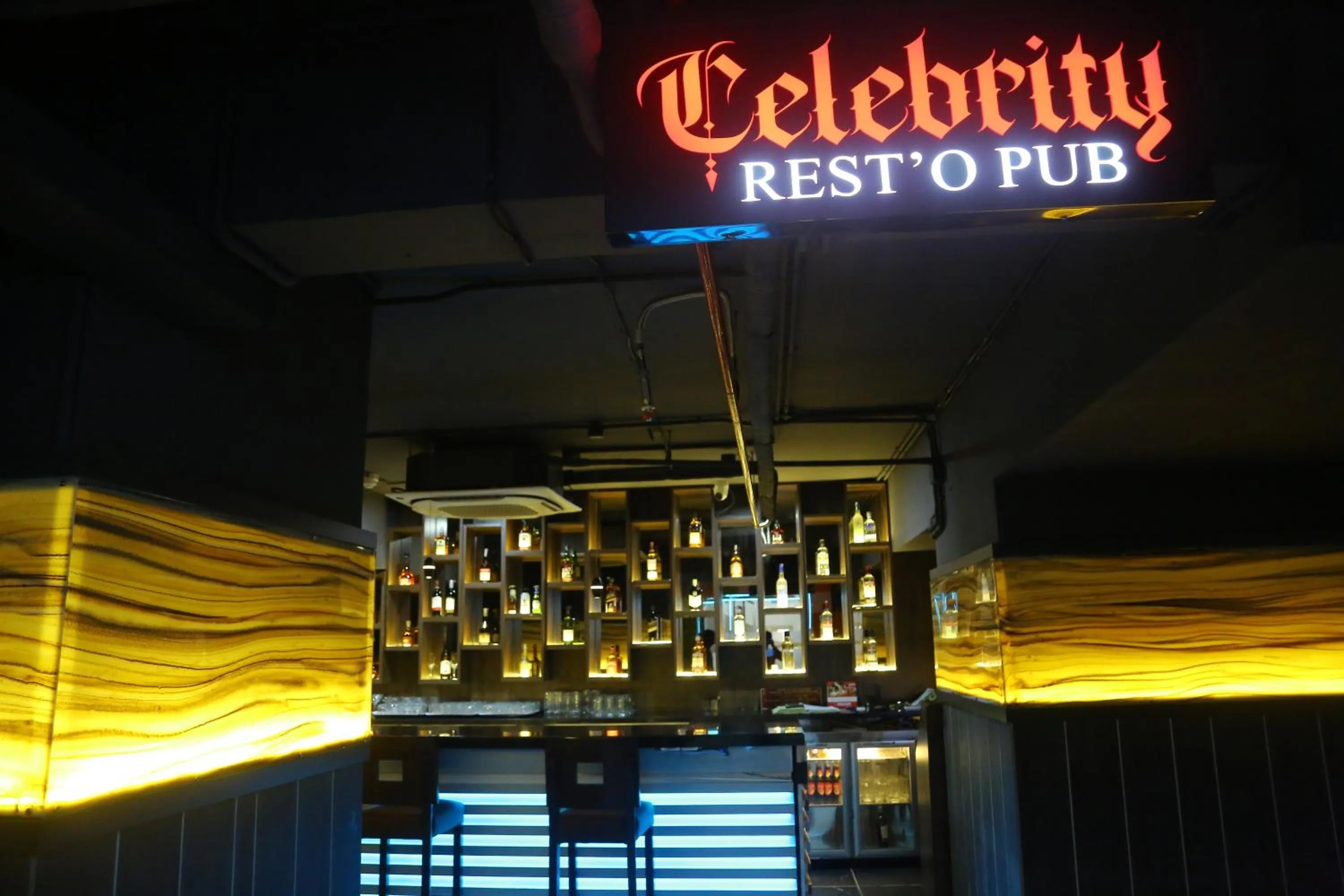 Lounge or bar in HOTEL SALEM CASTLE