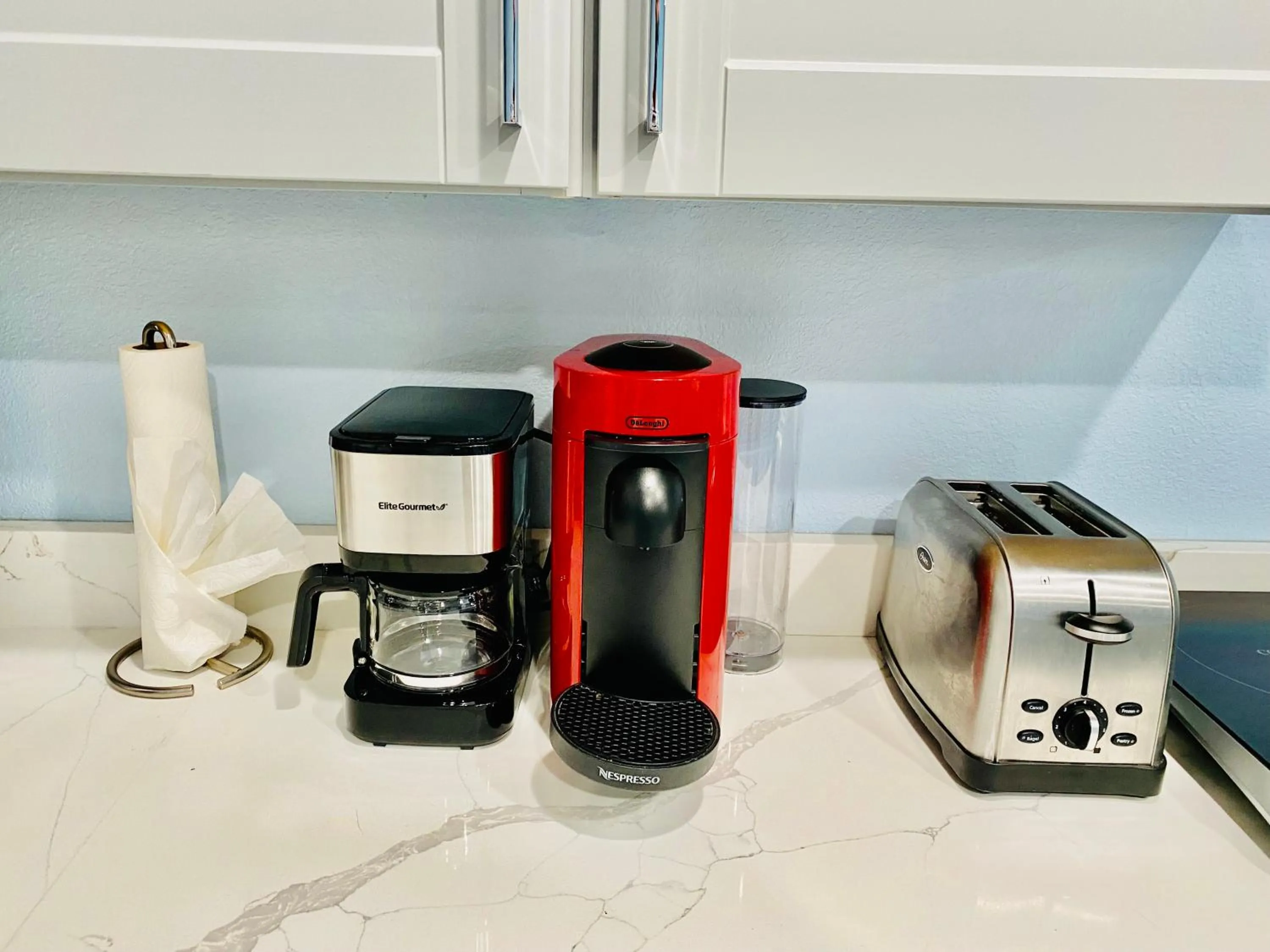 Coffee/tea facilities in 3br home 2br unit close to USAFA with fireplace