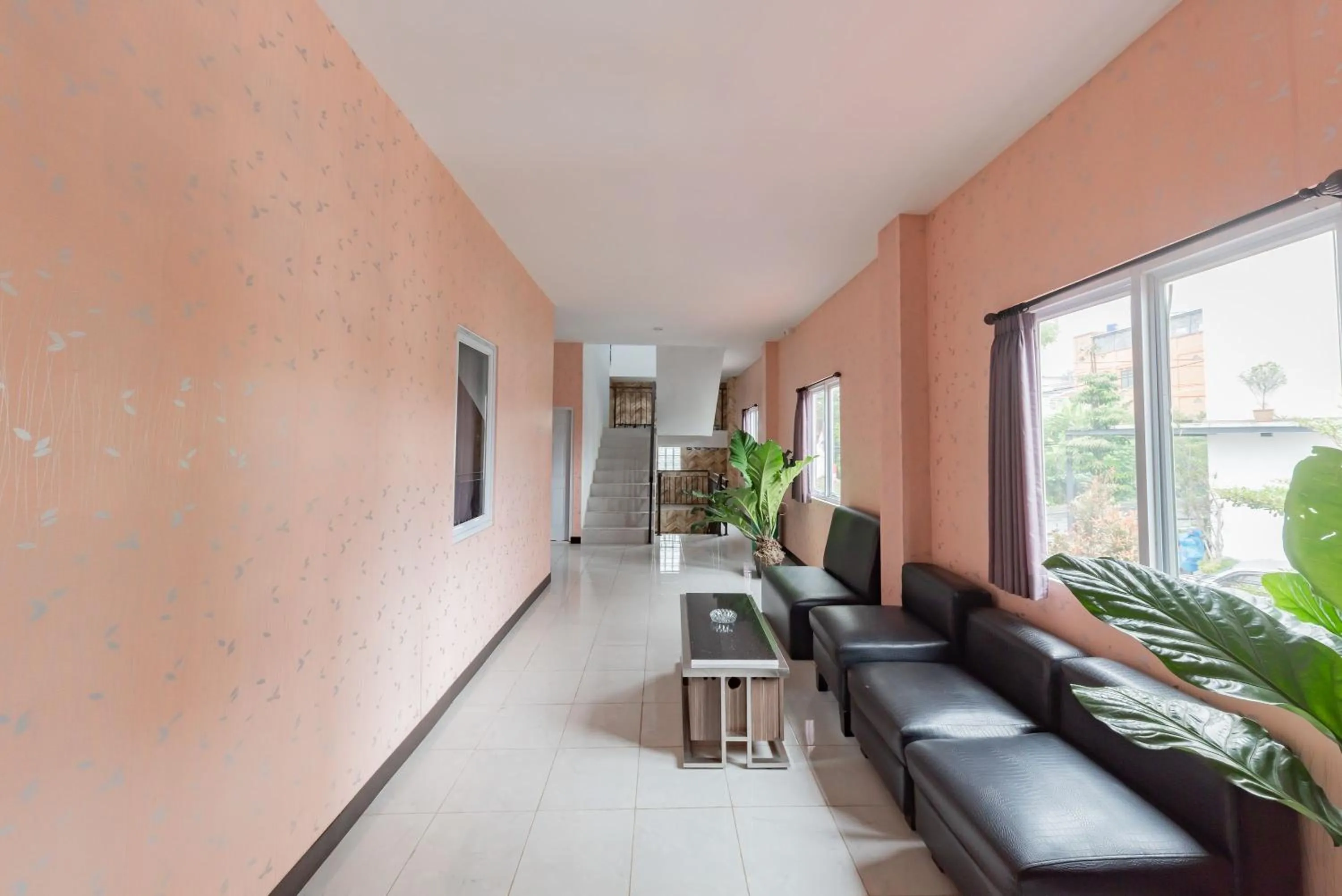 Living room in RedDoorz Syariah Plus near Tugu Bubur Ayam Cianjur