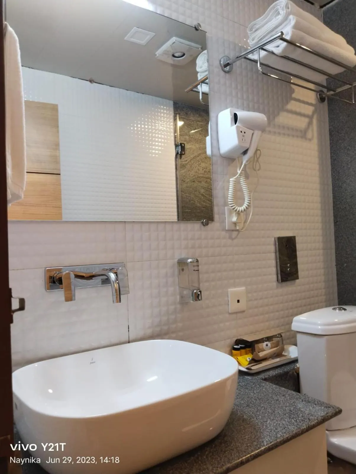 Bathroom in Q SAINA THE COSMOS