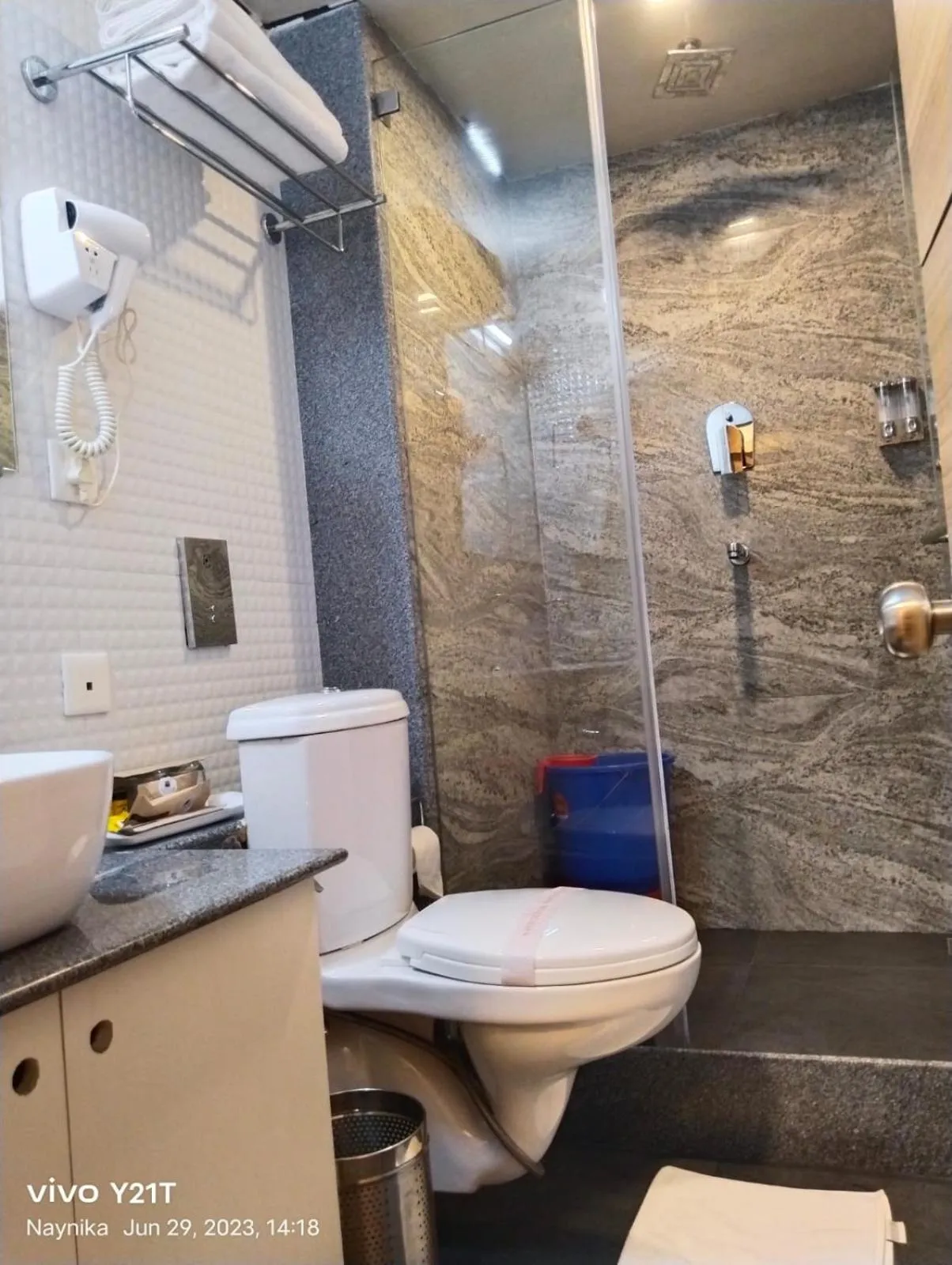 Public Bath in Q SAINA THE COSMOS