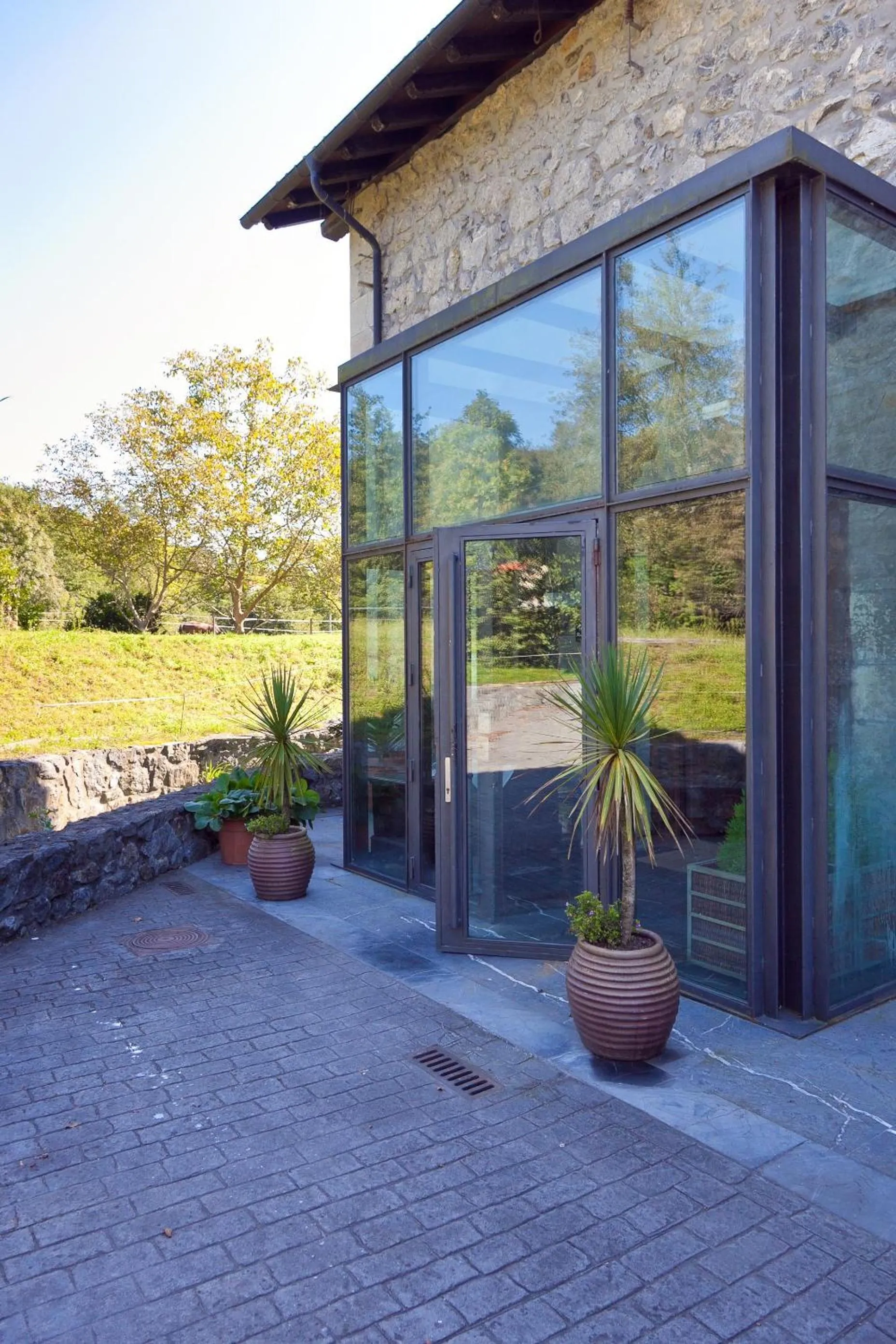 Facade/entrance in Hotel Antsotegi