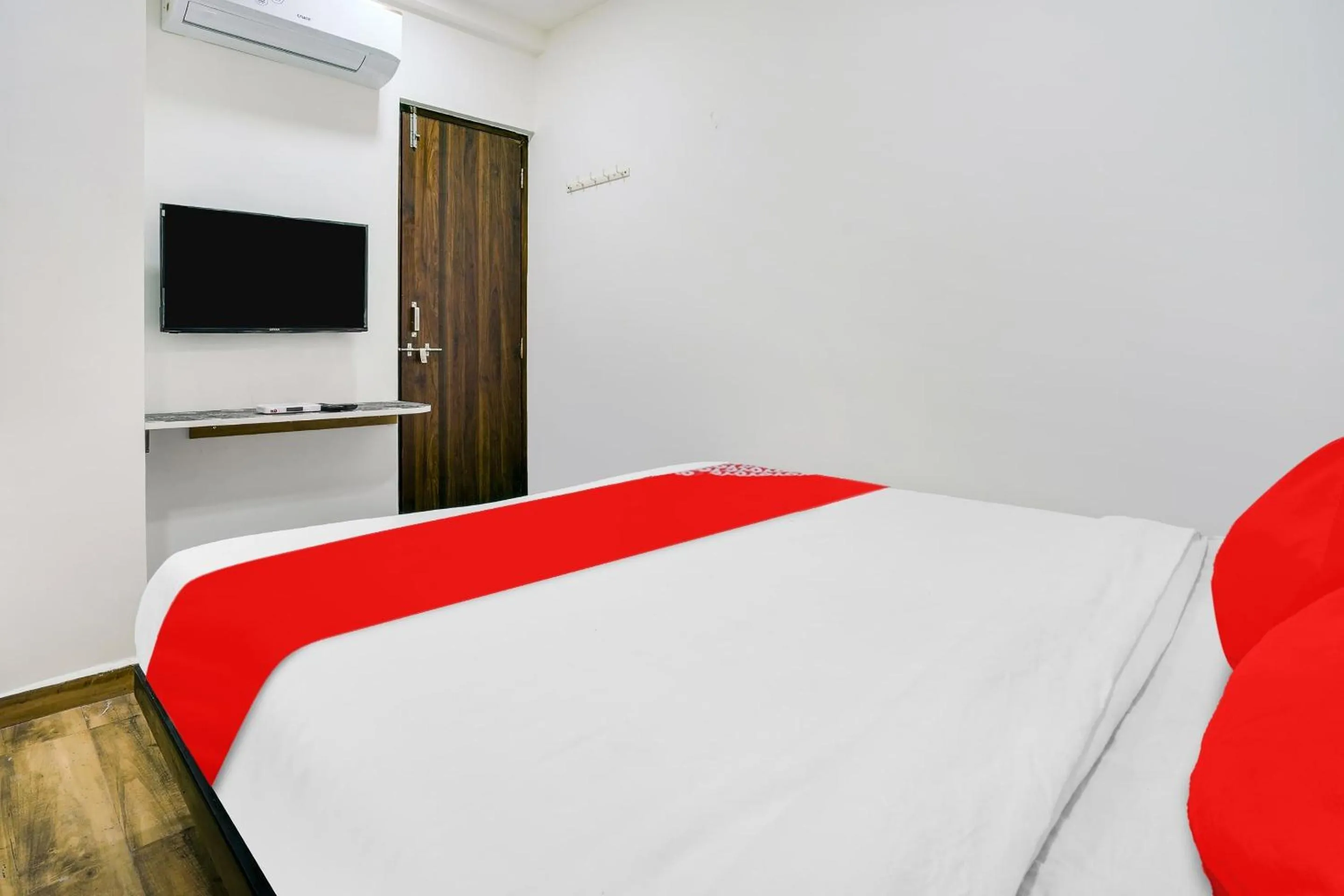 Bedroom, Bed in Hotel O White Villa