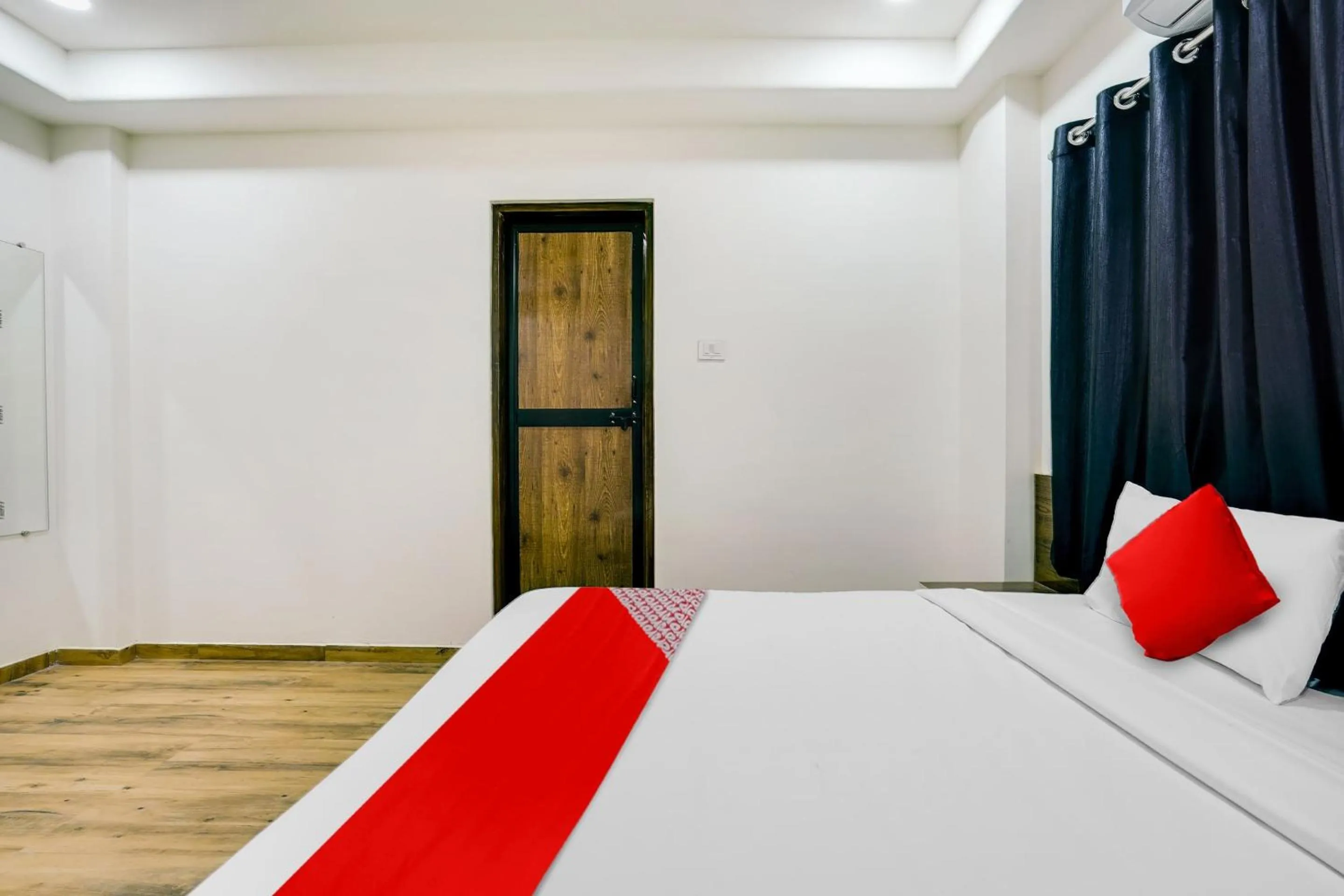 Bedroom, Bed in Hotel O White Villa