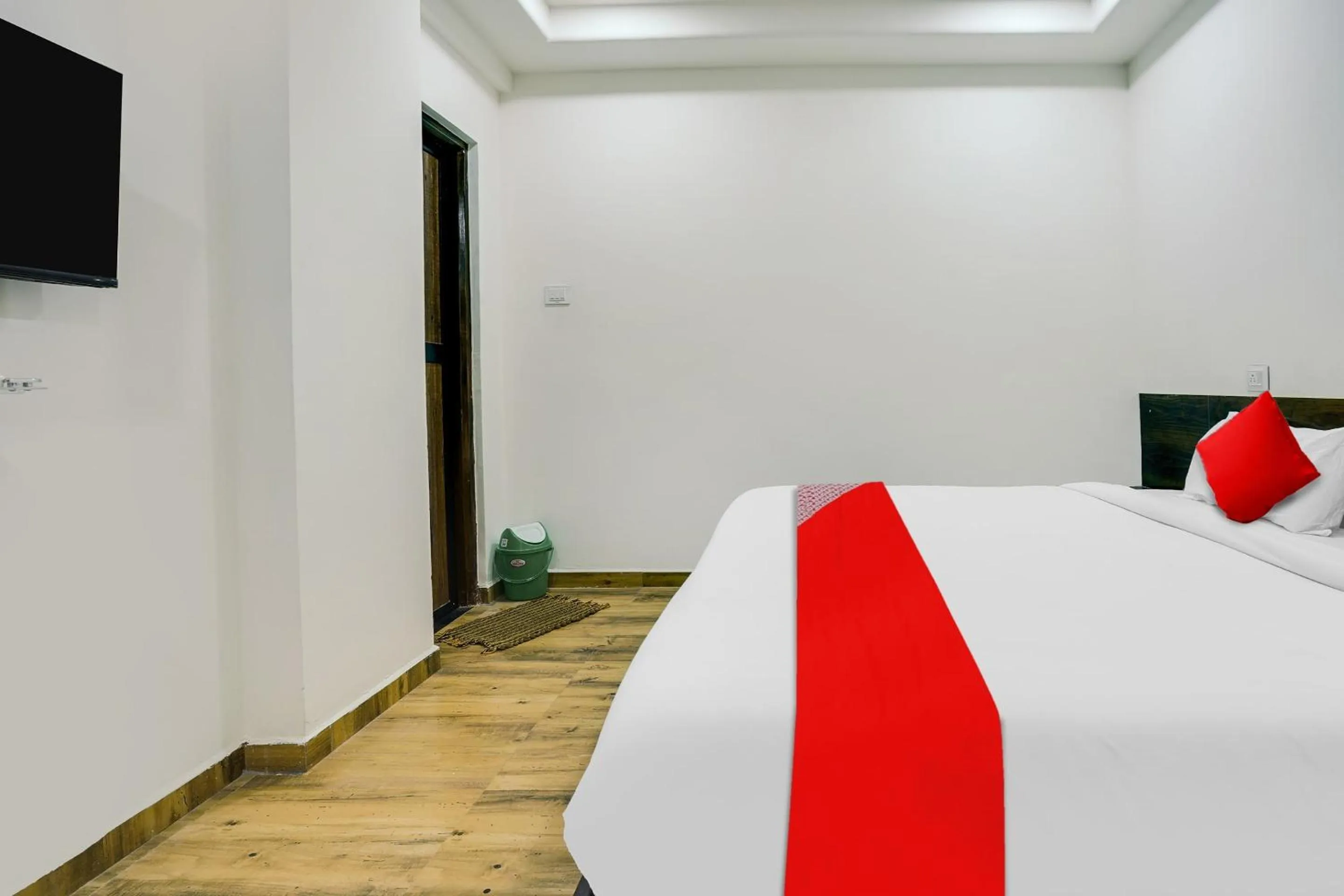 Bedroom, Bed in Hotel O White Villa