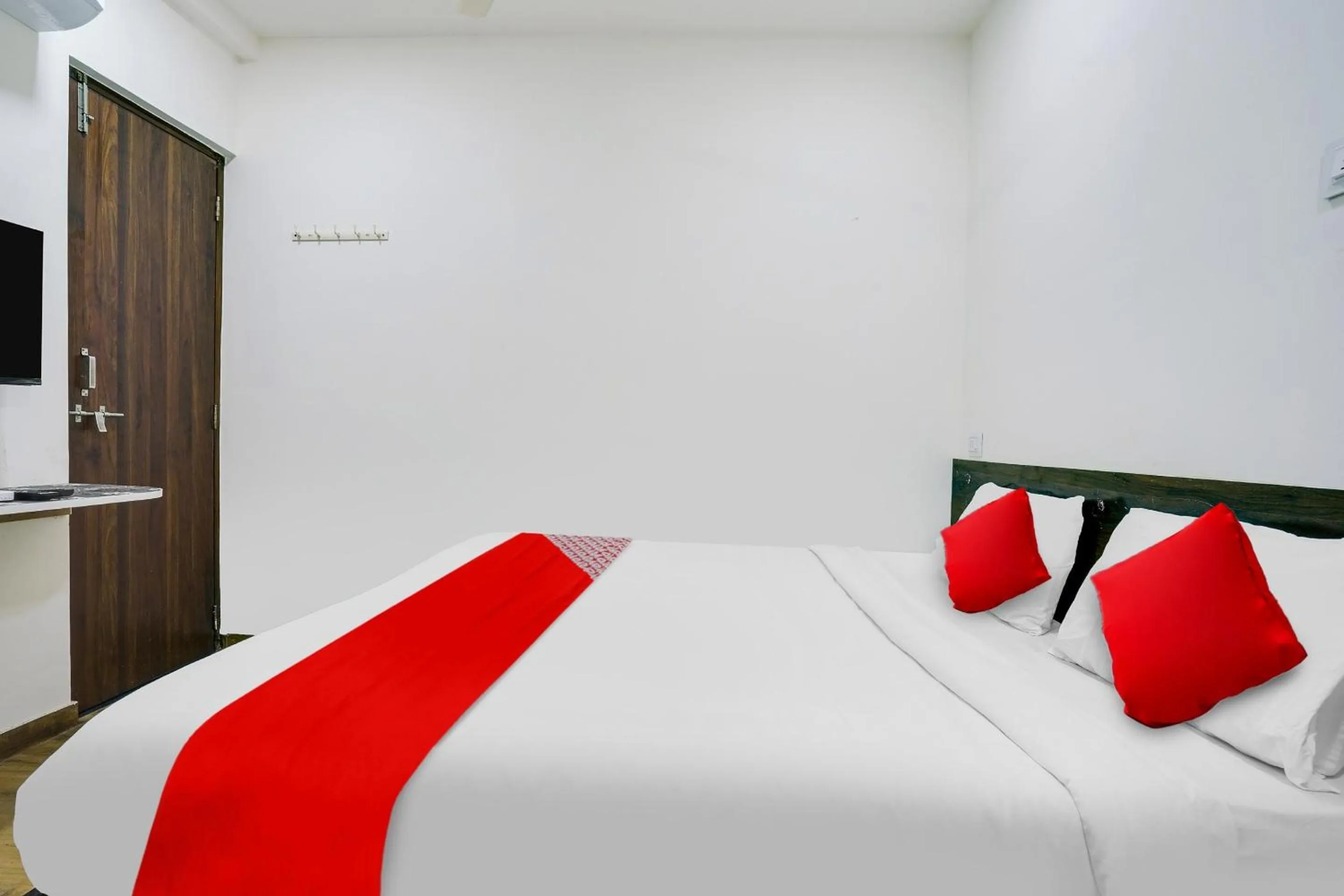 Bedroom, Bed in Hotel O White Villa