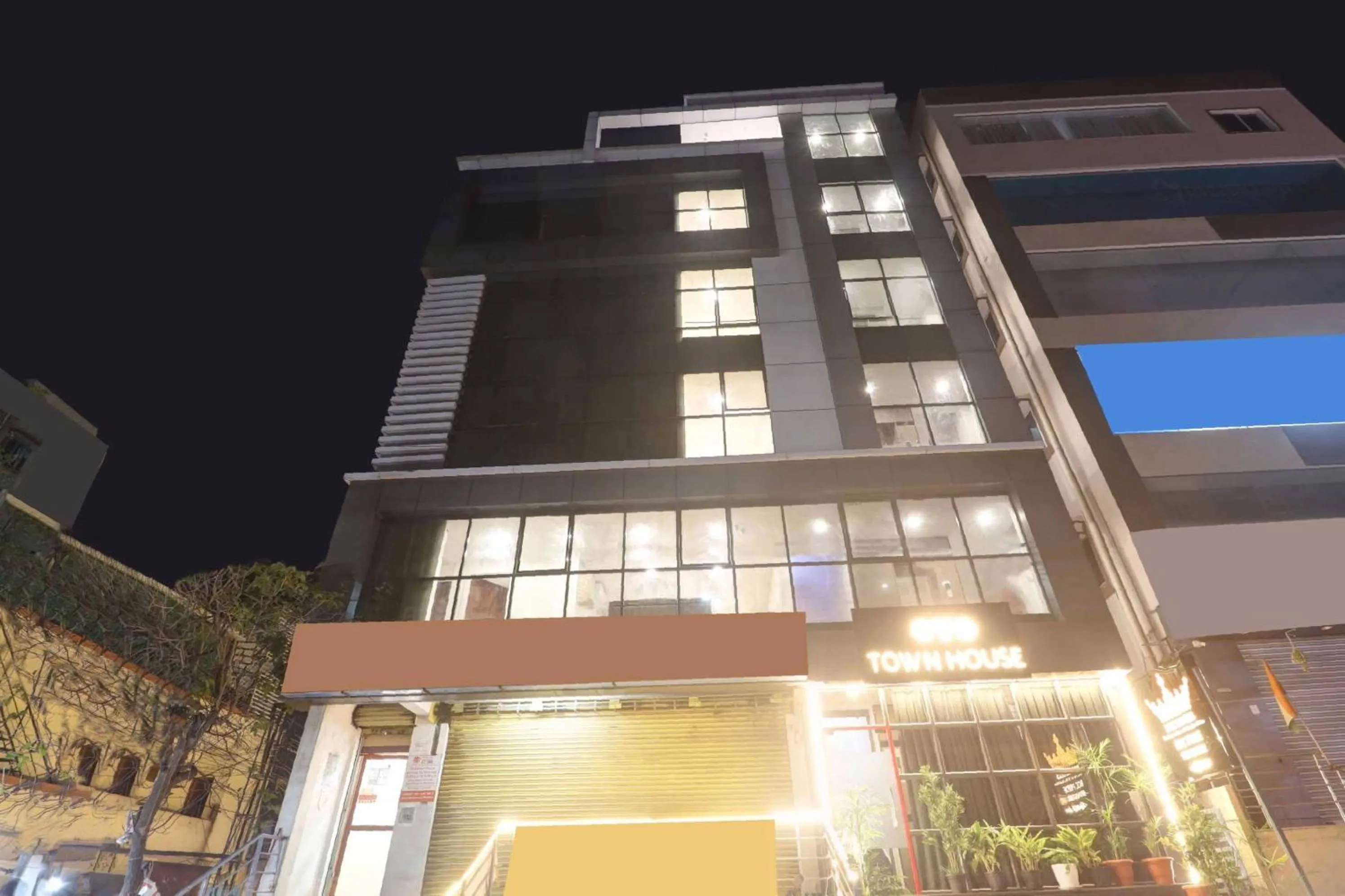 Facade/entrance in Super Townhouse Rcc Pride