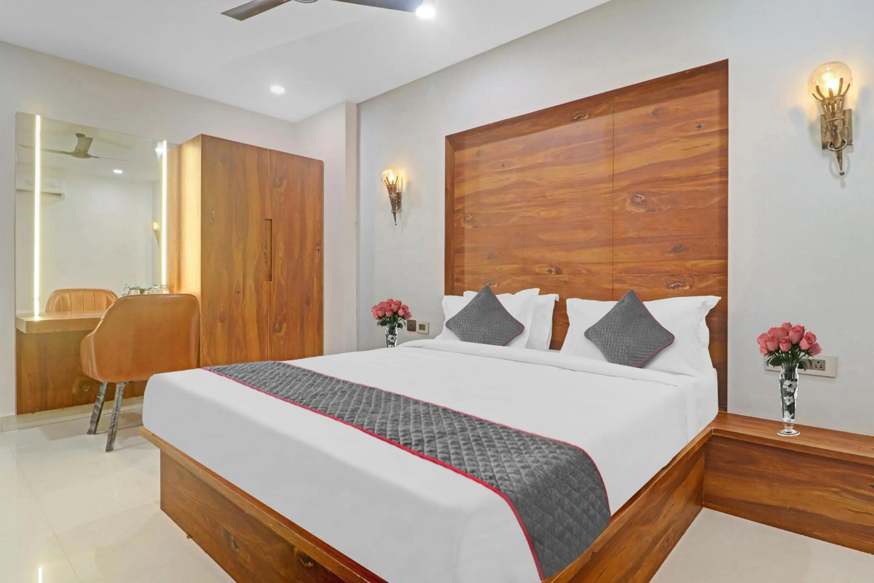 Bedroom, Bed in Super Townhouse Rcc Pride