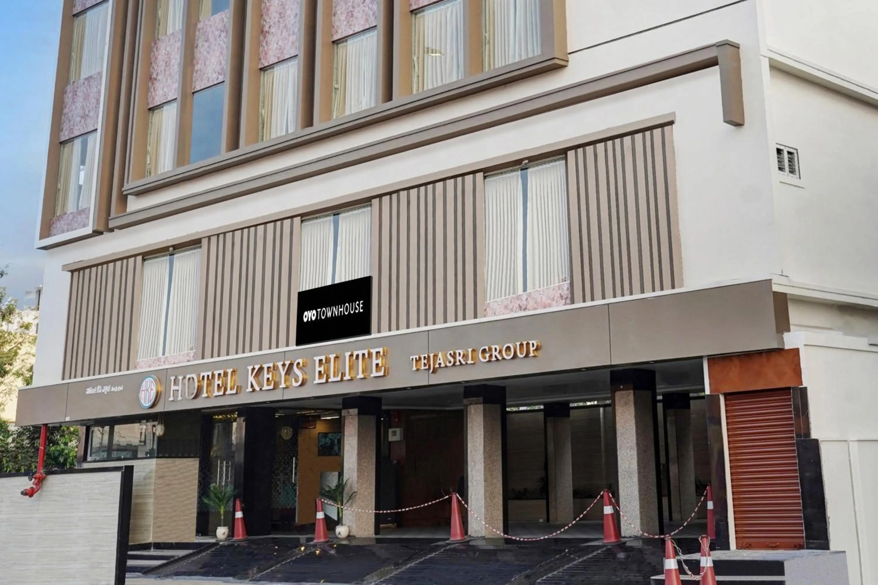 Facade/entrance in Super Collection O KEYS ELITE