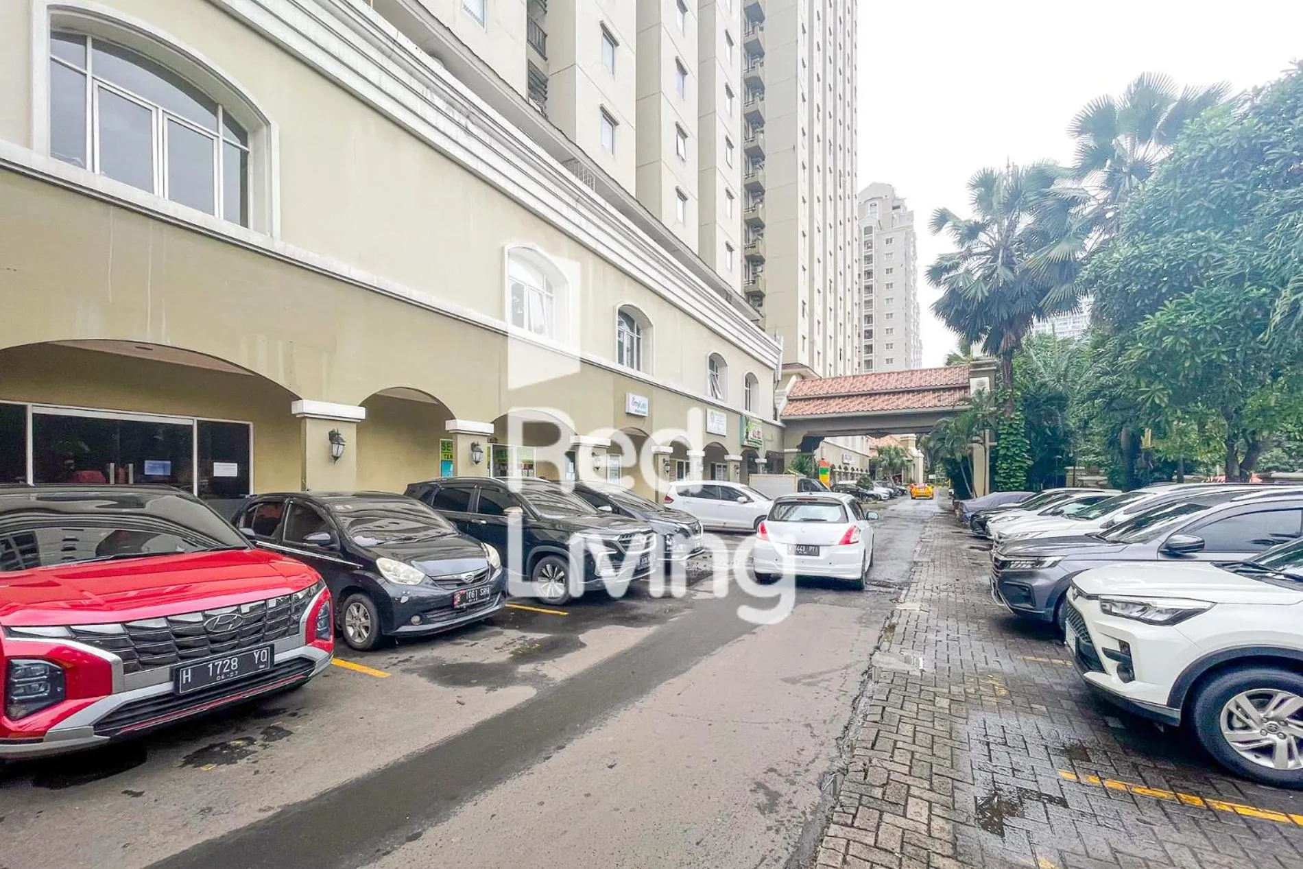 Parking in RedLiving Apartemen Mediterania Palace - Meditrans Property Tower B