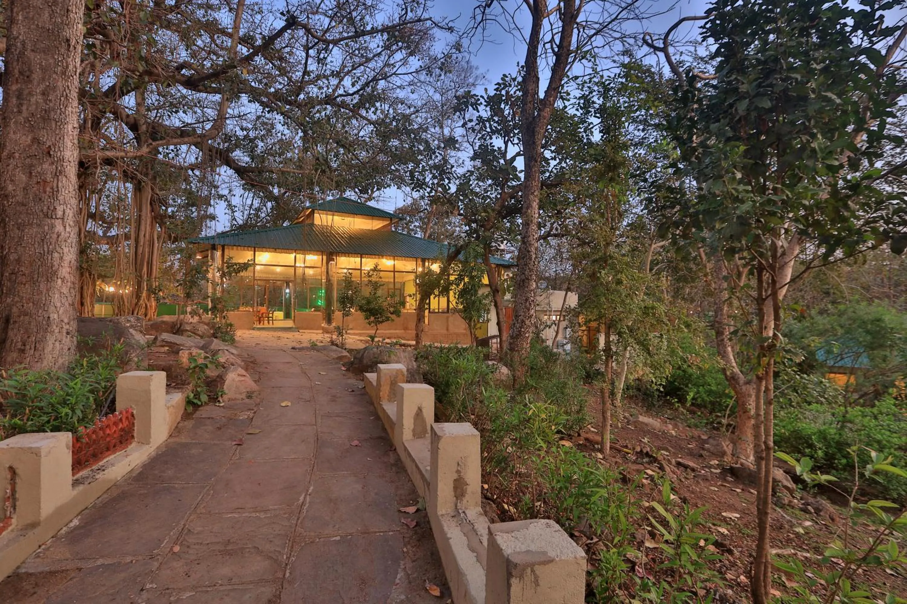 Restaurant/places to eat in Rukhad Jungle Camp - Pench