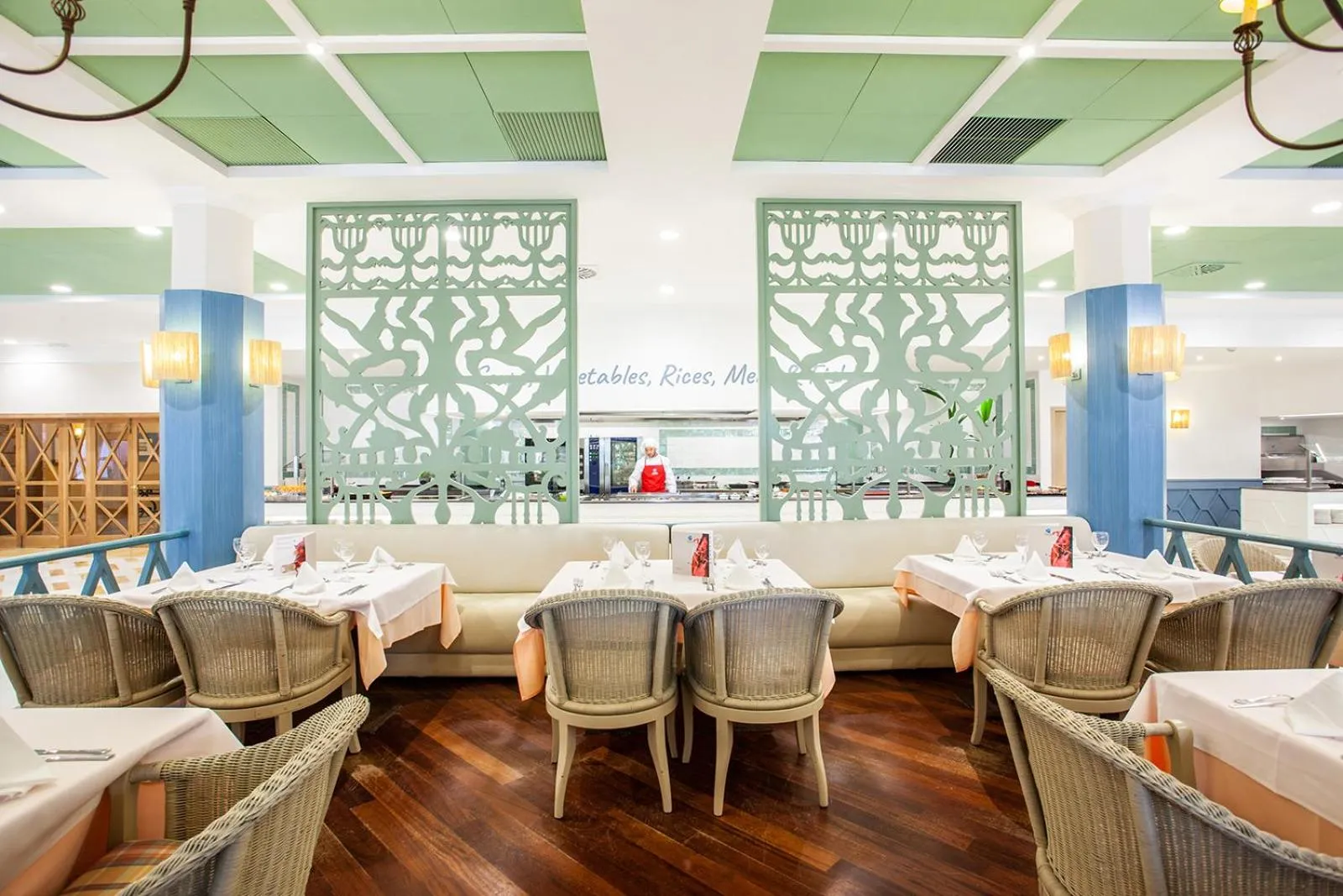Restaurant/places to eat in Grupotel Playa Club