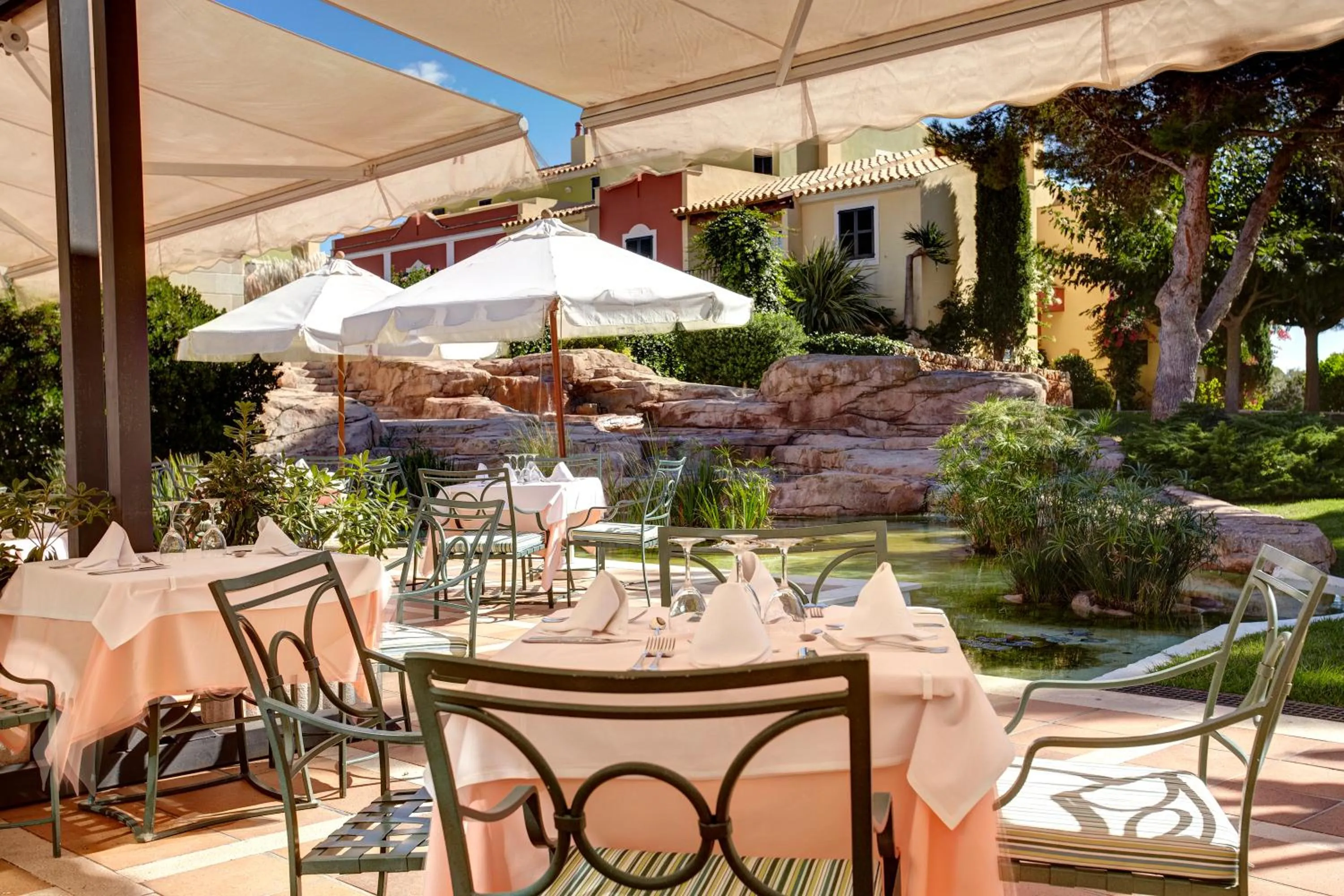 Restaurant/places to eat in Grupotel Playa Club