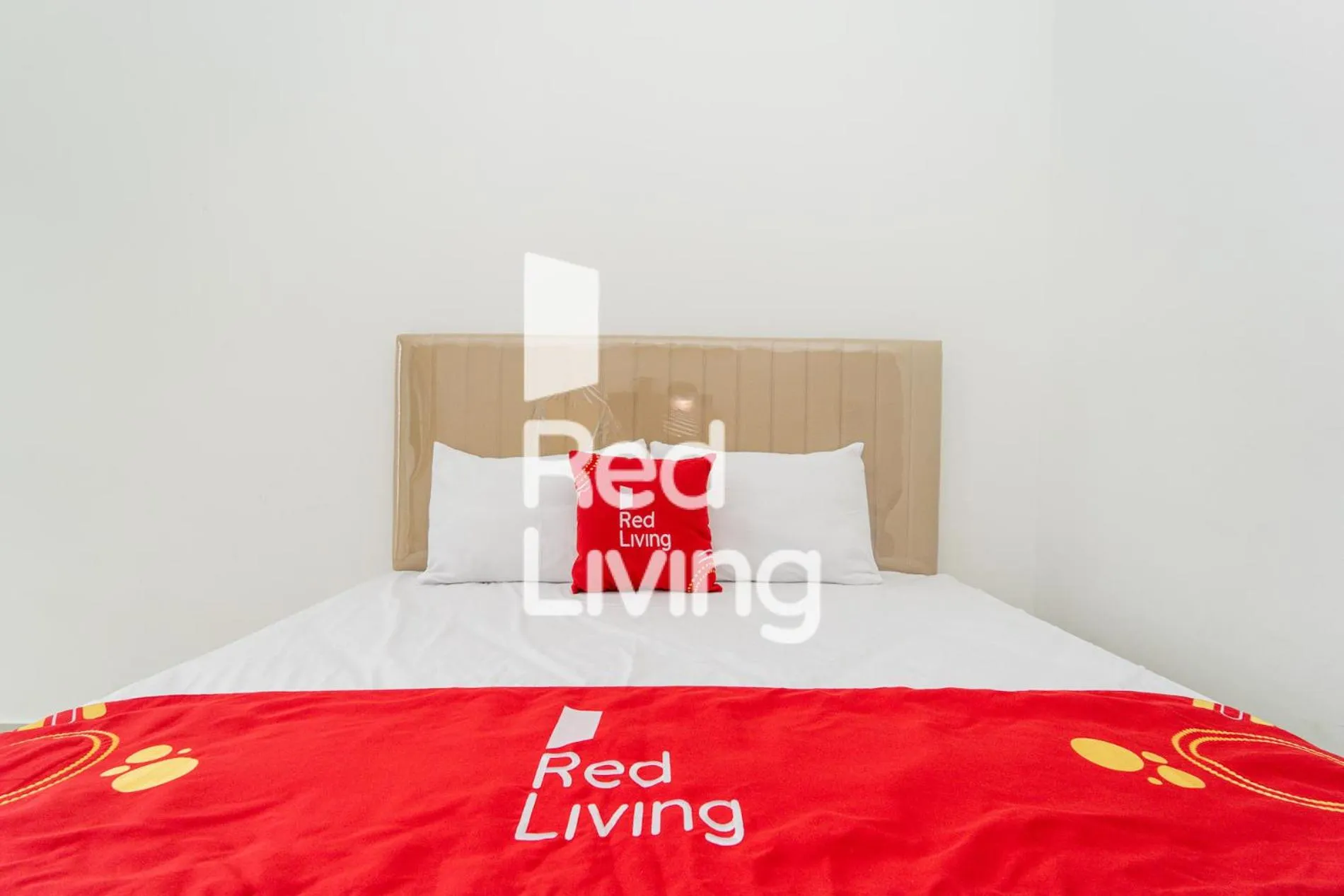 Bedroom, Bed in RedLiving Apartemen Sayana - Sentra Jaya