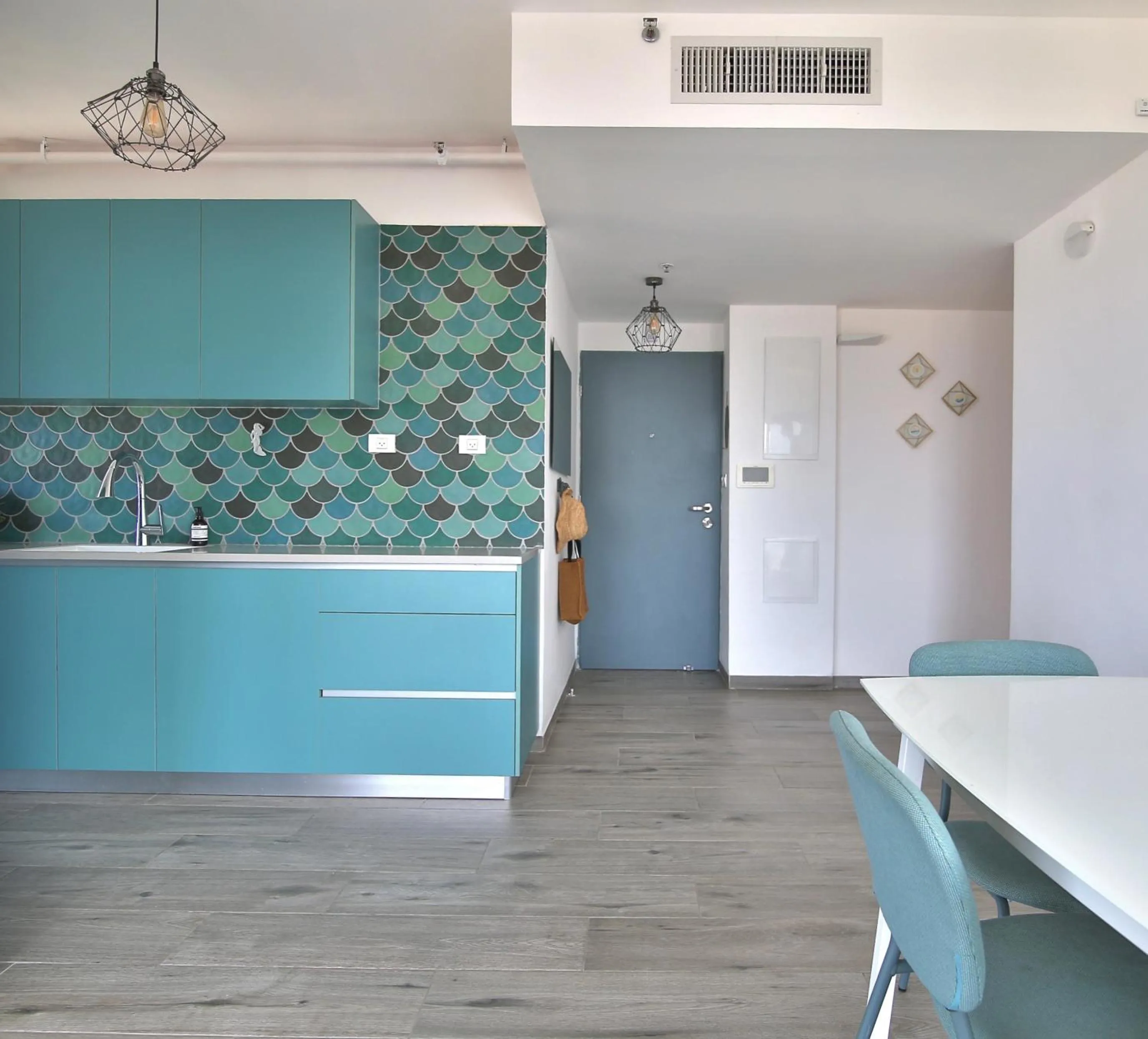 Kitchen or kitchenette in Bat-Galim Beach Apartment