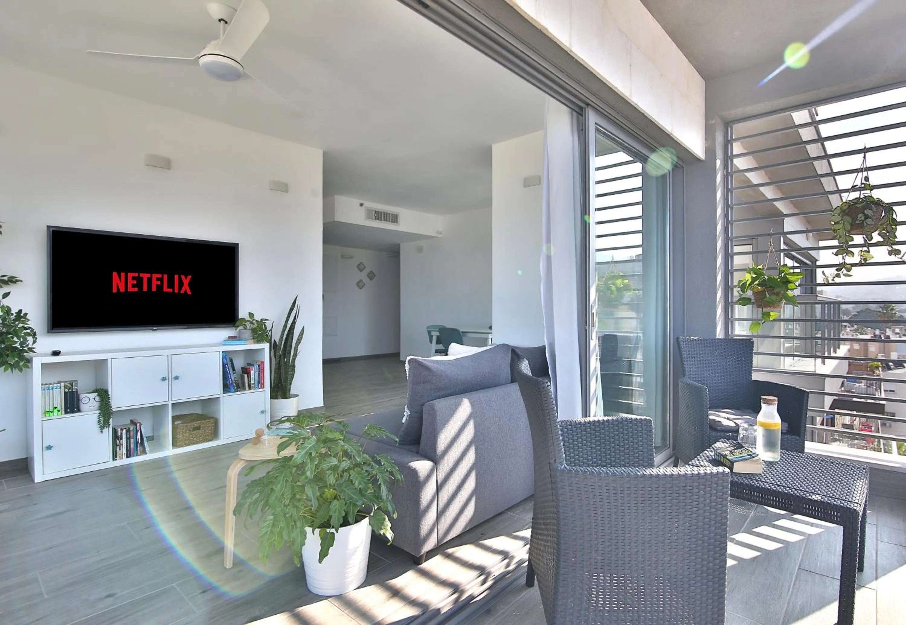 TV and multimedia in Bat-Galim Beach Apartment