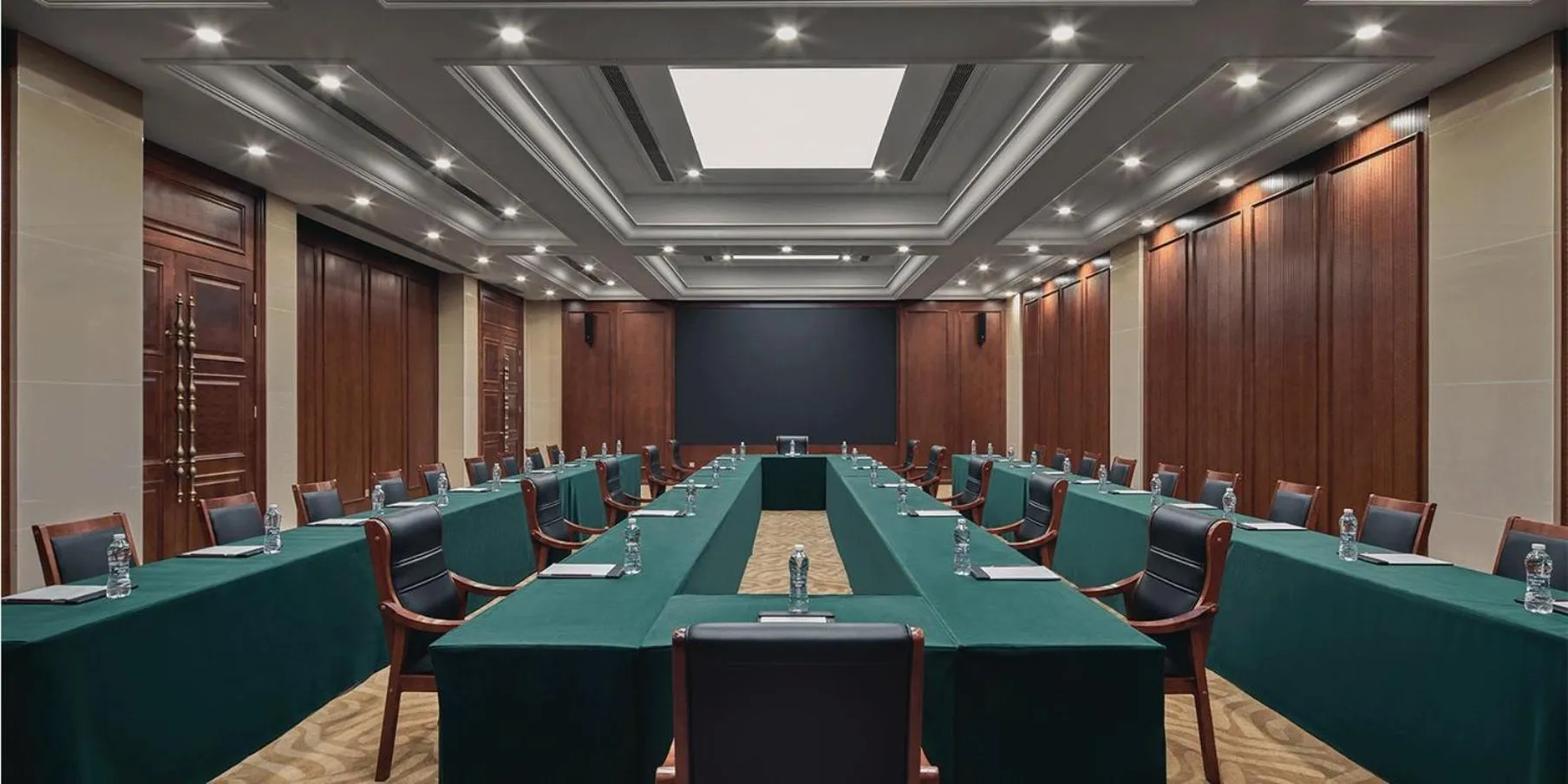 Meeting/conference room in Crowne Plaza Dongying by IHG