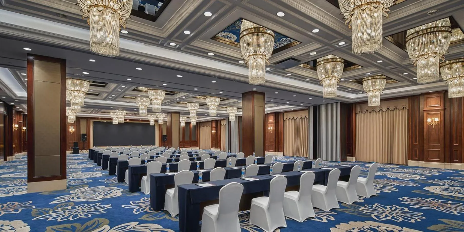 Banquet/Function facilities in Crowne Plaza Dongying by IHG