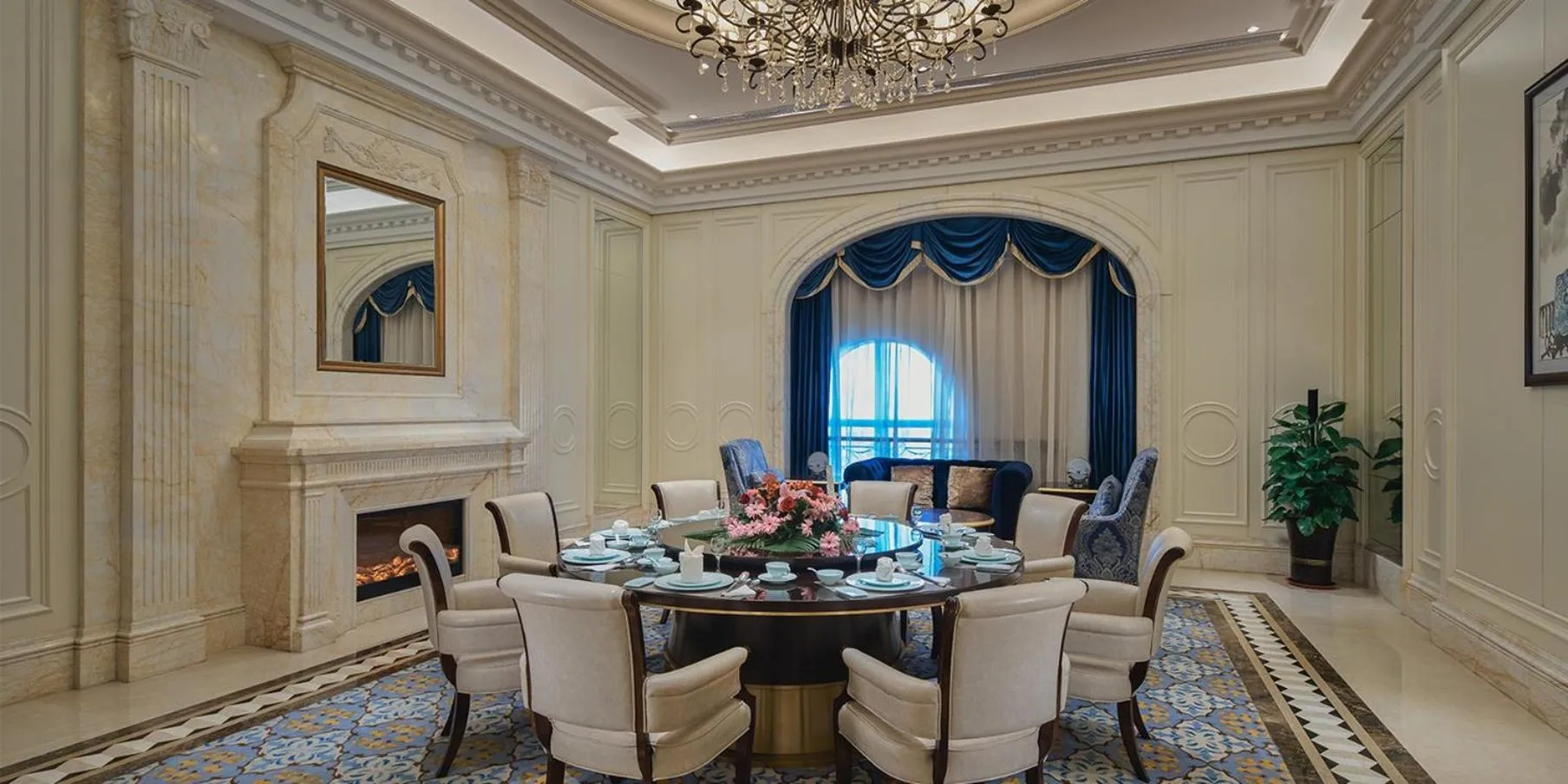 Restaurant/places to eat in Crowne Plaza Dongying by IHG