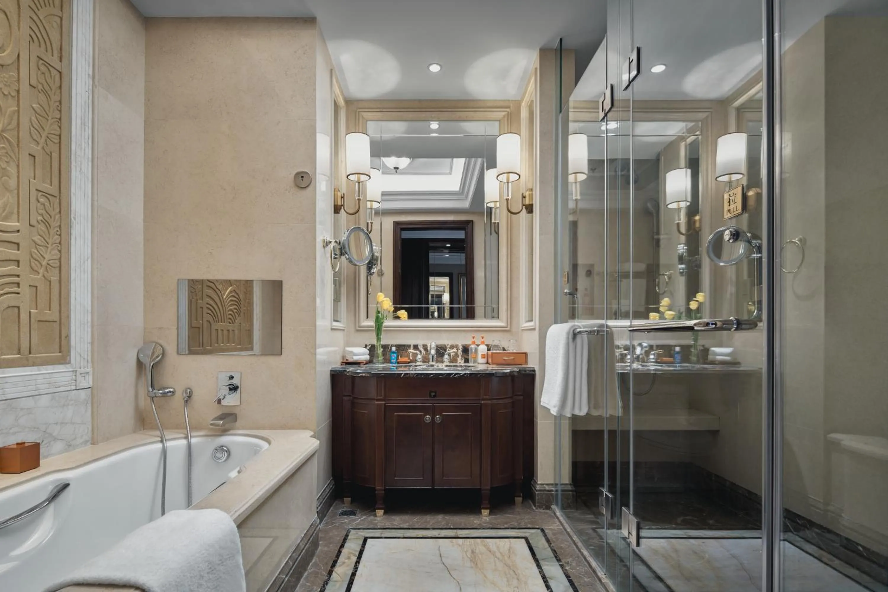 Shower in Crowne Plaza Dongying by IHG