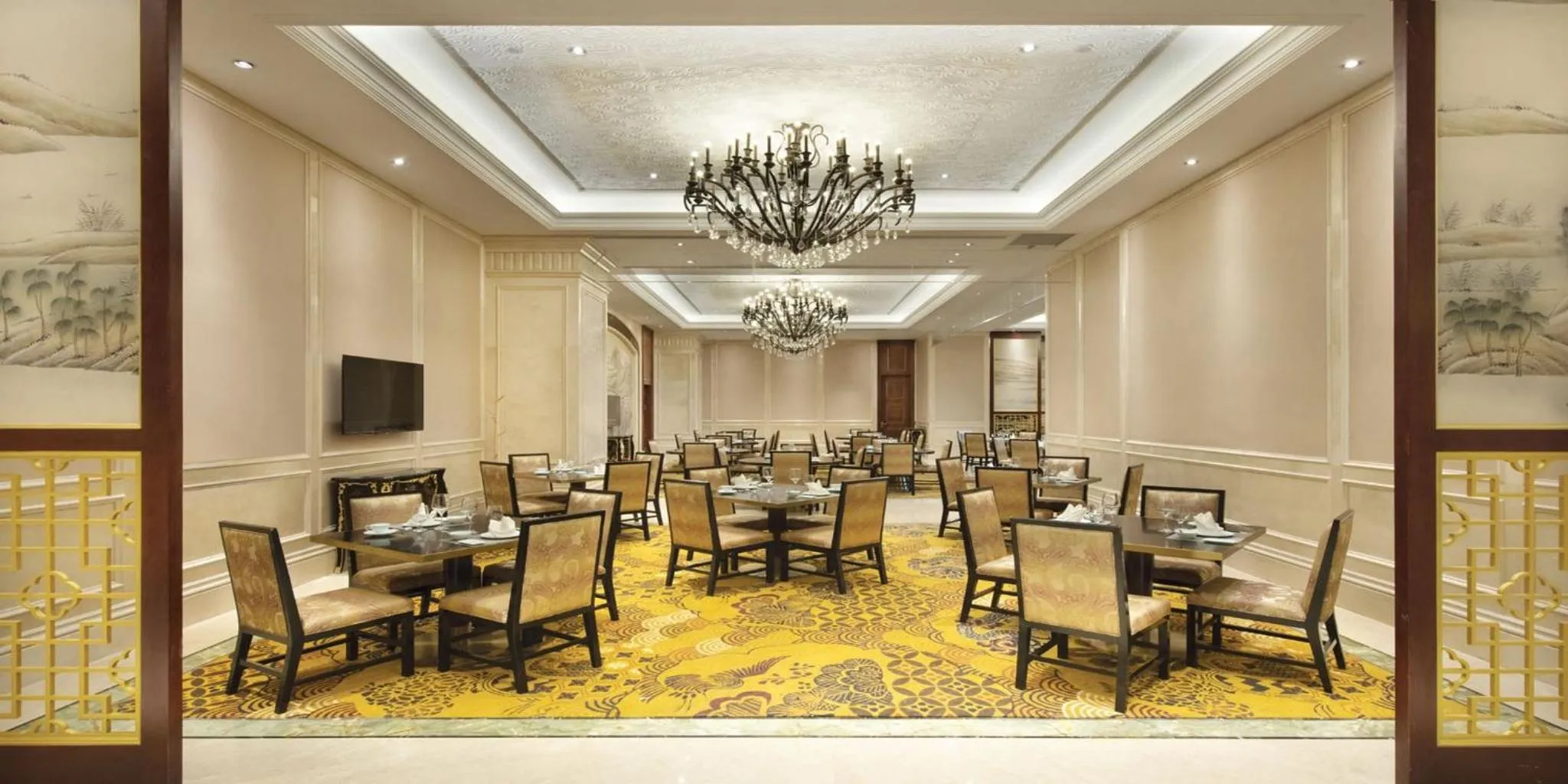 Restaurant/places to eat in Crowne Plaza Dongying by IHG
