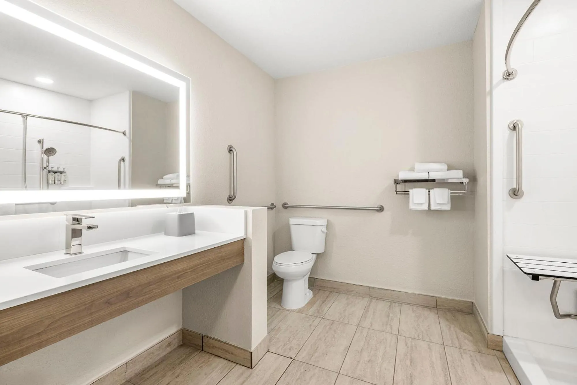 Bathroom in Holiday Inn Express & Suites - Phoenix West - Tolleson