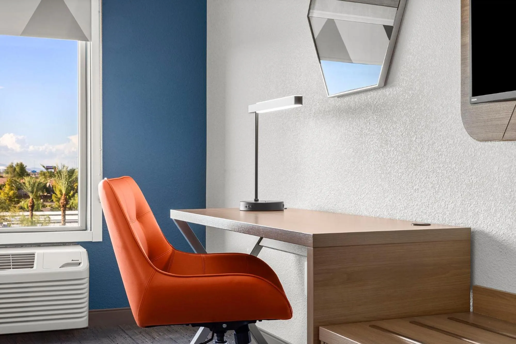 Seating area in Holiday Inn Express & Suites - Phoenix West - Tolleson