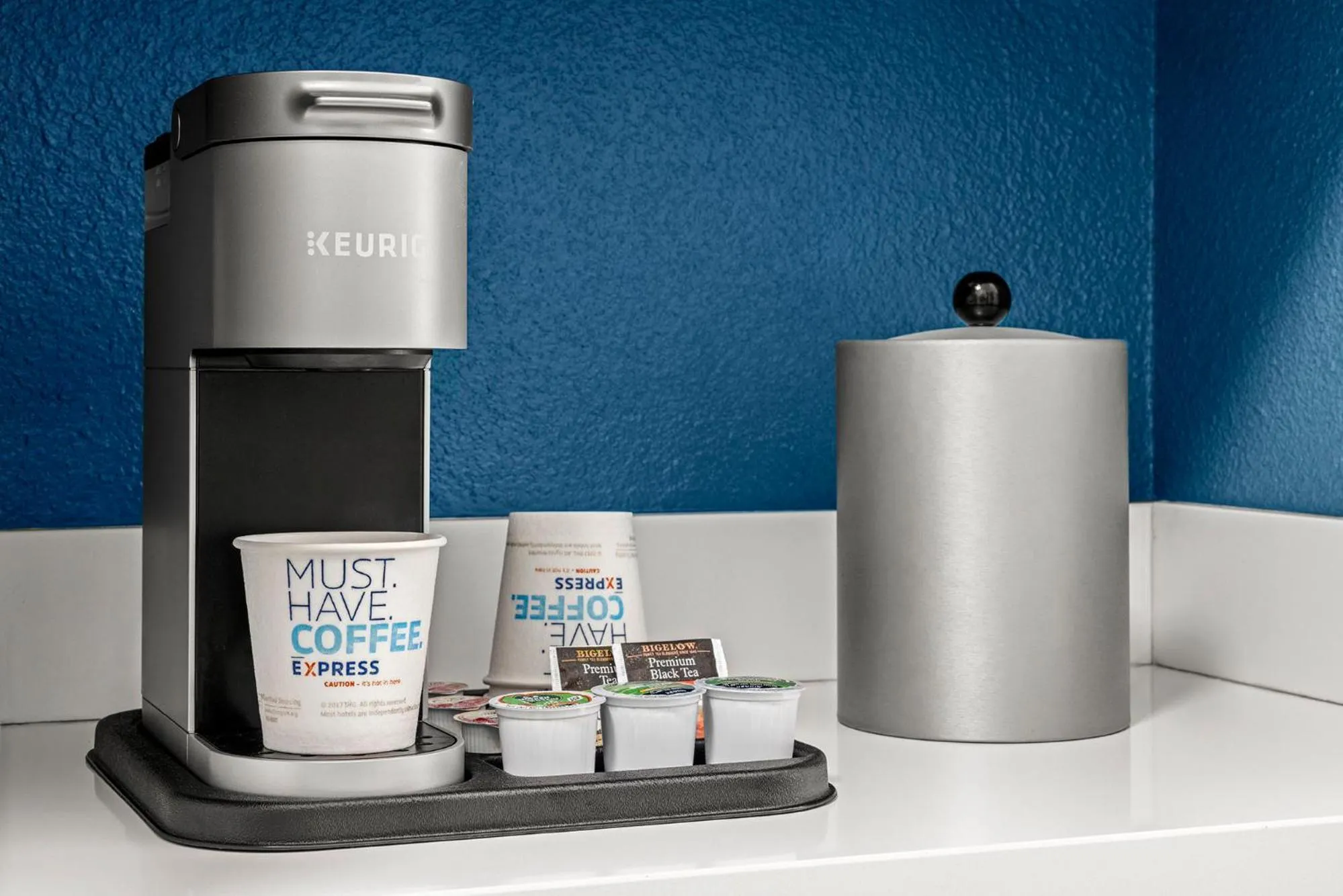 Coffee/tea facilities in Holiday Inn Express & Suites - Phoenix West - Tolleson