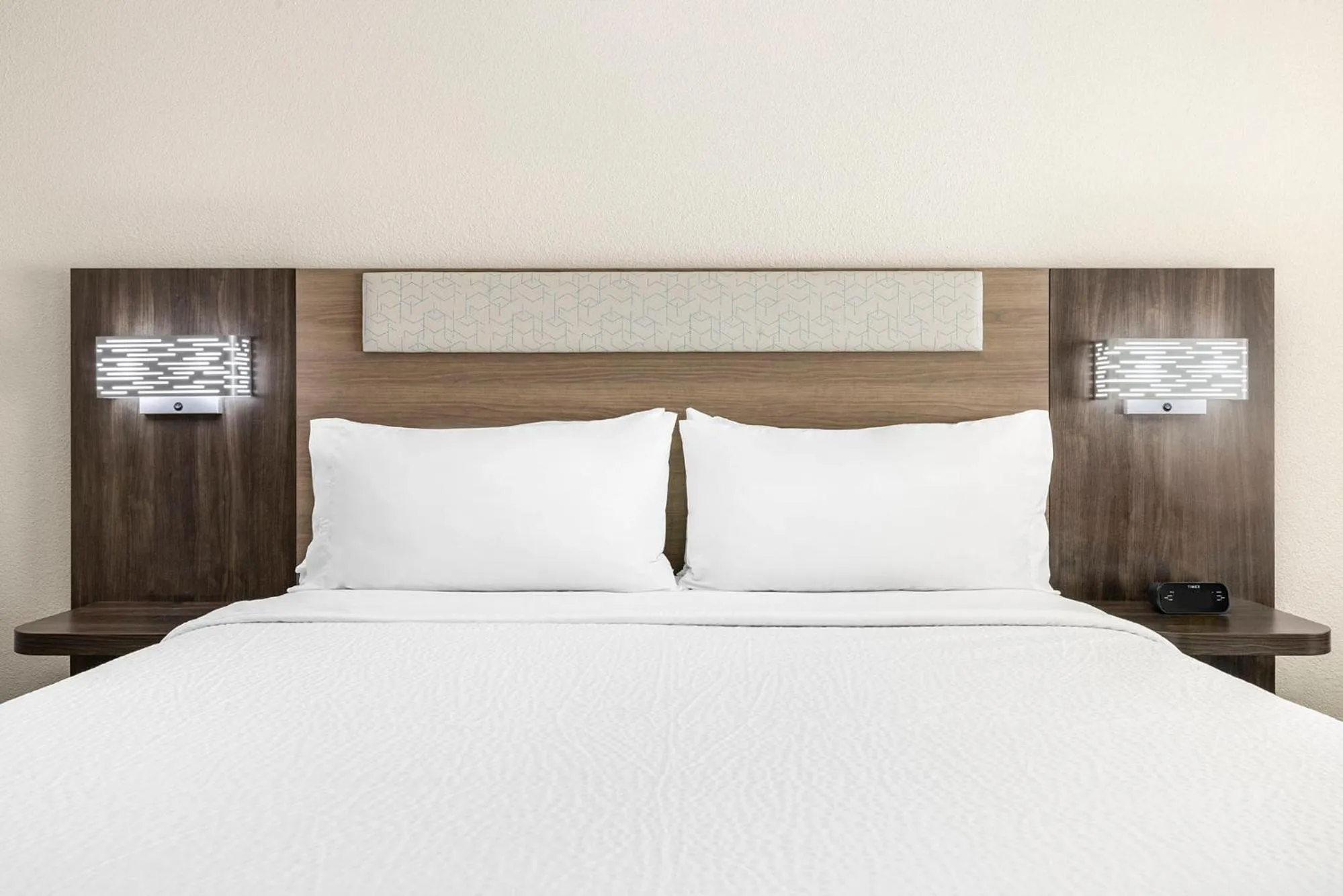 Bed in Holiday Inn Express & Suites - Phoenix West - Tolleson